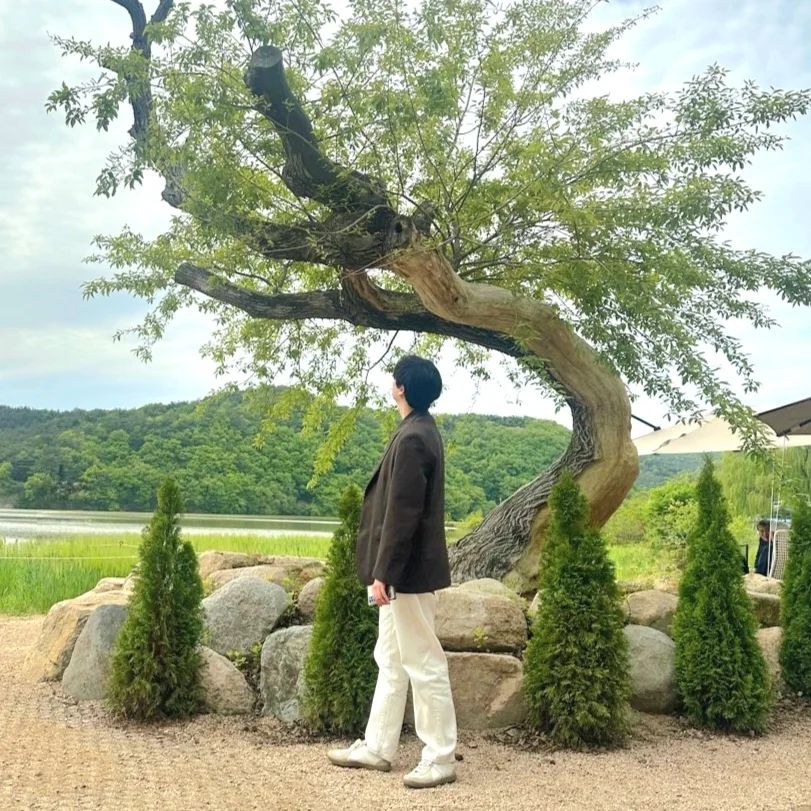 #아래헌 

벌써 일주일 전이라고.
안 간다 안 간다해도 잘 간다.

4월도 끝나고 5월이네.