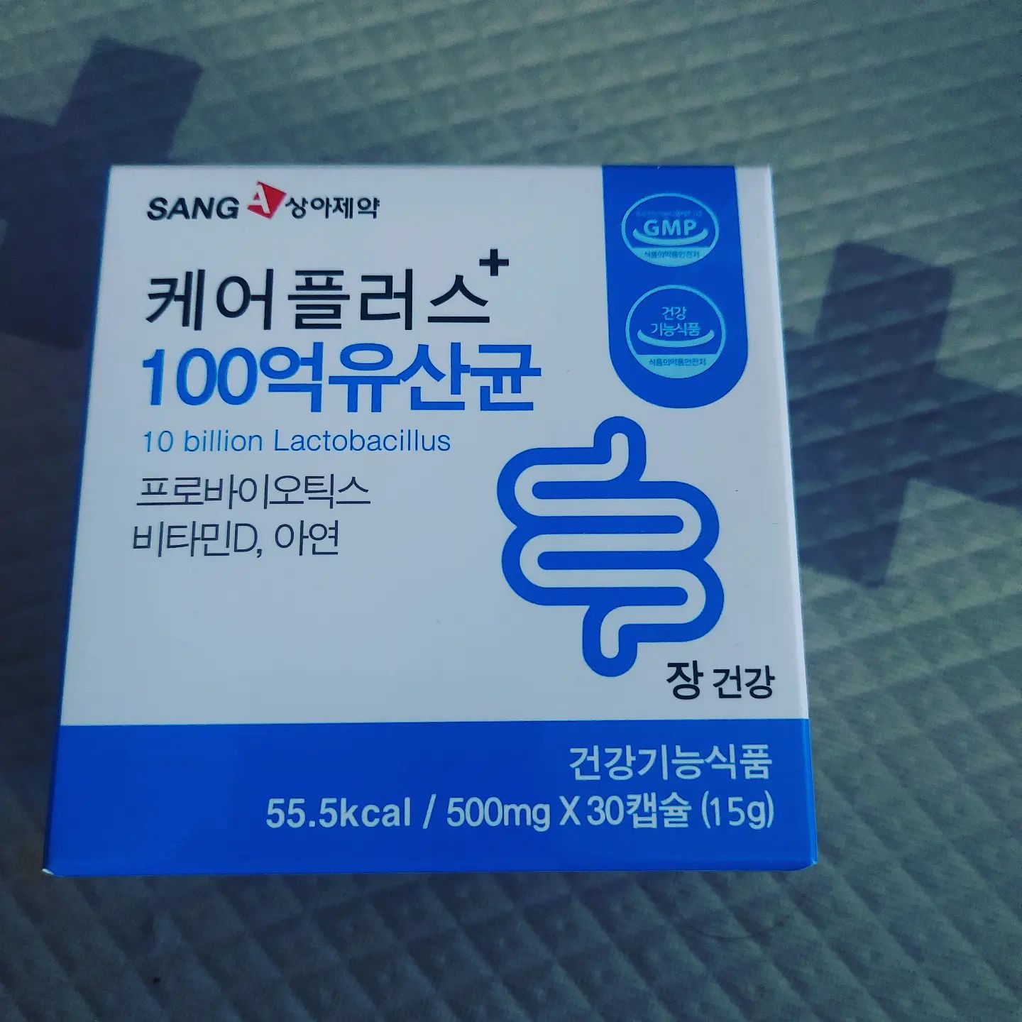 #협찬 

직장인도 유산균은 필수죠!
저는 워낙 평소에도 배변활동이 원활하지 않다보니
이래저래 고생중이거든요.

그날이 다가올때쯤 열심히 화장실을 가는데
그전에는 깜깜 무소식이에요.

그렇다보니 일을하는데 가스가 차면 어찌나 신경쓰이는지 몰라요.

그래서 오늘부터 저의 아침 하루 출근전 루틴이 있다면 그건 바로!

하루 한캡슐 유산균 섭취 하는거!

상아제약 케어플러스 100억유산균은?

✔️한 캡슐에 꽉 채운 보장균수가 100억
👉🏻프로바이오틱스는 2500억투입

✔️비타민D 10mg 함유
👉🏻하루 영양성분 기준치 함량 100%

✔️추가적으로 아연 8.5mg
👉🏻과학적인 배합 설계로 실용성도 좋음.

하루 한캡슐이면 된다는점.
크기도 초소형 사이즈라 목넘김도 좋아요.

그리고 케어플러스 100억유산균은
신바이오틱스 제품이어서 더 좋아요!

여기서 신바이오틱스란?
살아있는 유산균인 프로바이오틱스와 유산균의 먹이인 프리바이오틱스의 혼합물로 장내 유익균의 먹이가되어  유익균 성장과 증식에 도움을 줄 수 있다고해요^^

직장인인 저에게는 케어플러스 100억유산균이
하루의 활기를 주는거 같아서 좋아요!

#상아제약 #케어플러스 #100억유산균 
#케어플러스100억유산균 #상아제약유산균 
#상아프로바이오틱스 #고함량유산균 #유산균추천 
#직장인필수템 

sanga_pharm