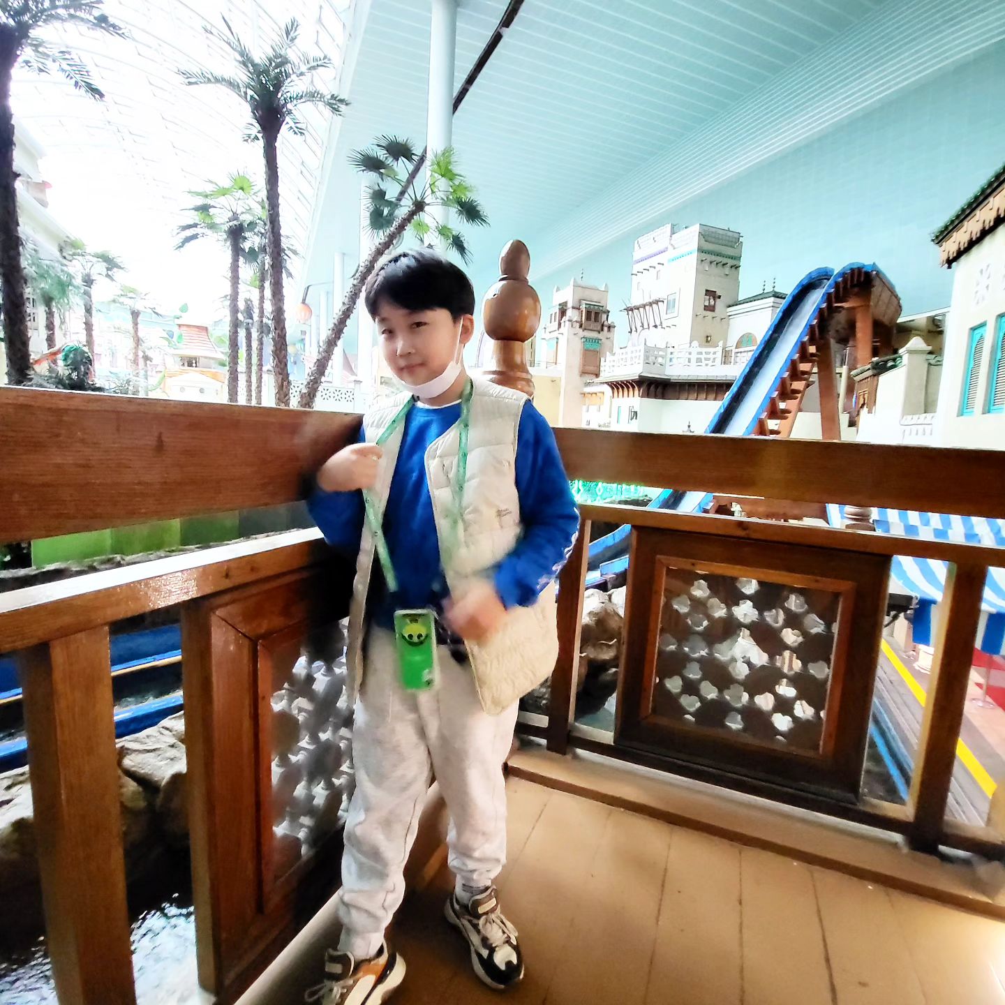 Hello ~ 😍 #일상

여러분
율찬이는 아주 잘 지내고 있답니다
DM주셔서 감사해용 😘
.
.
.
.
.
#Today #lotteworld #롯데월드 #남아모델 #키즈모델 #요즘근황 #kidsfashion #놀이기구 #letsgo #happy #비오는날 #눈치게임실패 #키즈인플루언서