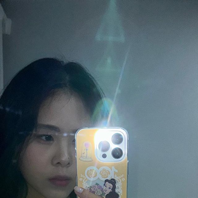 세지 on Instagram: "#협찬 #제품제공 핸드폰 보호필름 No.1 브랜드인 빅쏘에서 디즈니 정식 콜라보 100주년 기념 한정 케이스를 제공 받았어요💕 저는 디즈니를 너무 사랑하는 1인으로 제 모든