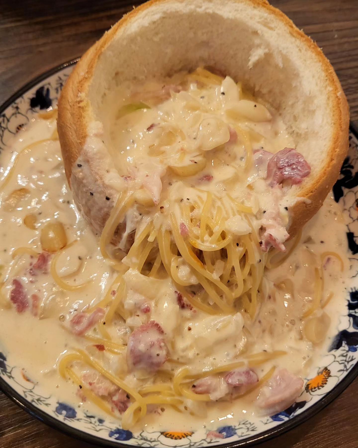 까르보나라 폭탄 빠네 파스타 맛집 소개합니다!🍝🍴
가지 미트 파스타, 시저 샐러드까지 완벽한 맛집!!!!!
.
.
.
.
.
#석계 #맛집 #라체나1907 #맛집추천 #빠네 #가지 #미트 #파스타 #🍝 #시저샐러드 #🥗