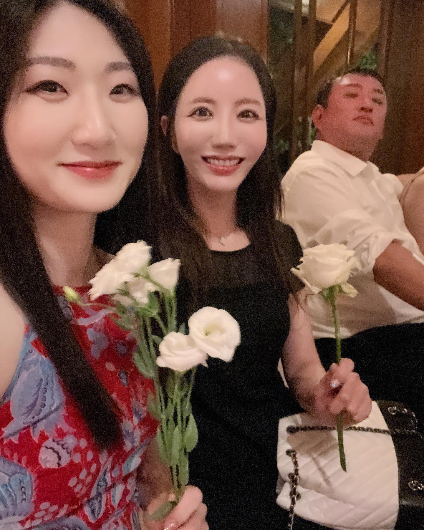 My best friend, my favorite cousin , my lovely Julia & Matt ‘s beautiful wedding in Cebu 🇵🇭
Congratulations 🎊 #xoxo 
.
.
.
#cebu #philippines #wedding #juliaandmatt #cebuwedding 
#destinationwedding #family 
#love #forever #친척사랑해 
#결혼축하해 #예쁘게잘살아🩵