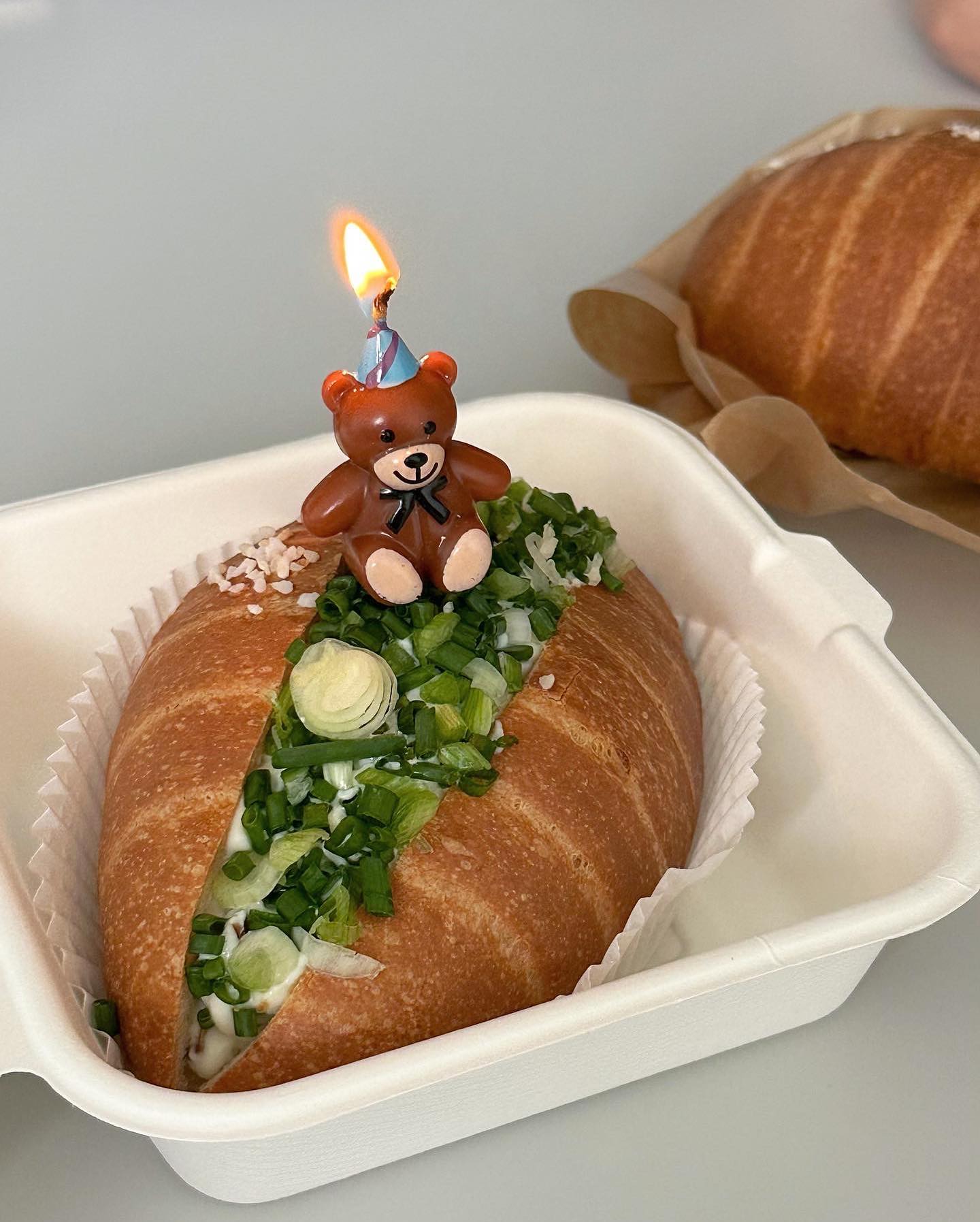 올해 생일도 3주 내내 자알 보냈다 !
사진만 봐도 기억이 생생한 순간들 ,
그리고 앞머리 파먹은 나 🫨