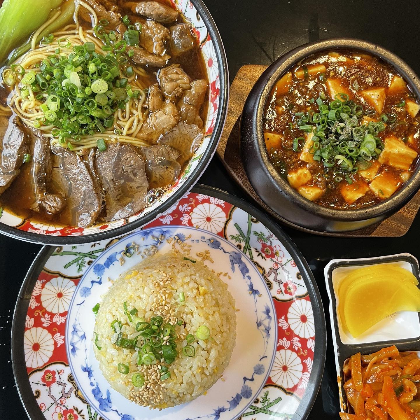 내 스타일 우육면 발견!!!
중식 안먹은지 오래되었는데 아니.. 마라마파는 또 왜이리 맛있냐🥹
다음에는 가지튀김 도전이다👊🏻

또시아
📍부산 영도구 절영로 6 1층
