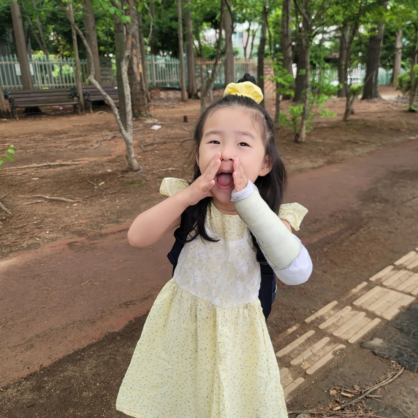 하츄핑 양말을 못잃어 오늘도 양말에 에러가 낫지만 
#오등완🙆🏻‍♀️ 
오늘은 노랑이다! 
요즘 얼집 안가고싶다고 자꾸 말하는너... 엄마 무습다....!

#육아스타그램 #육아기록