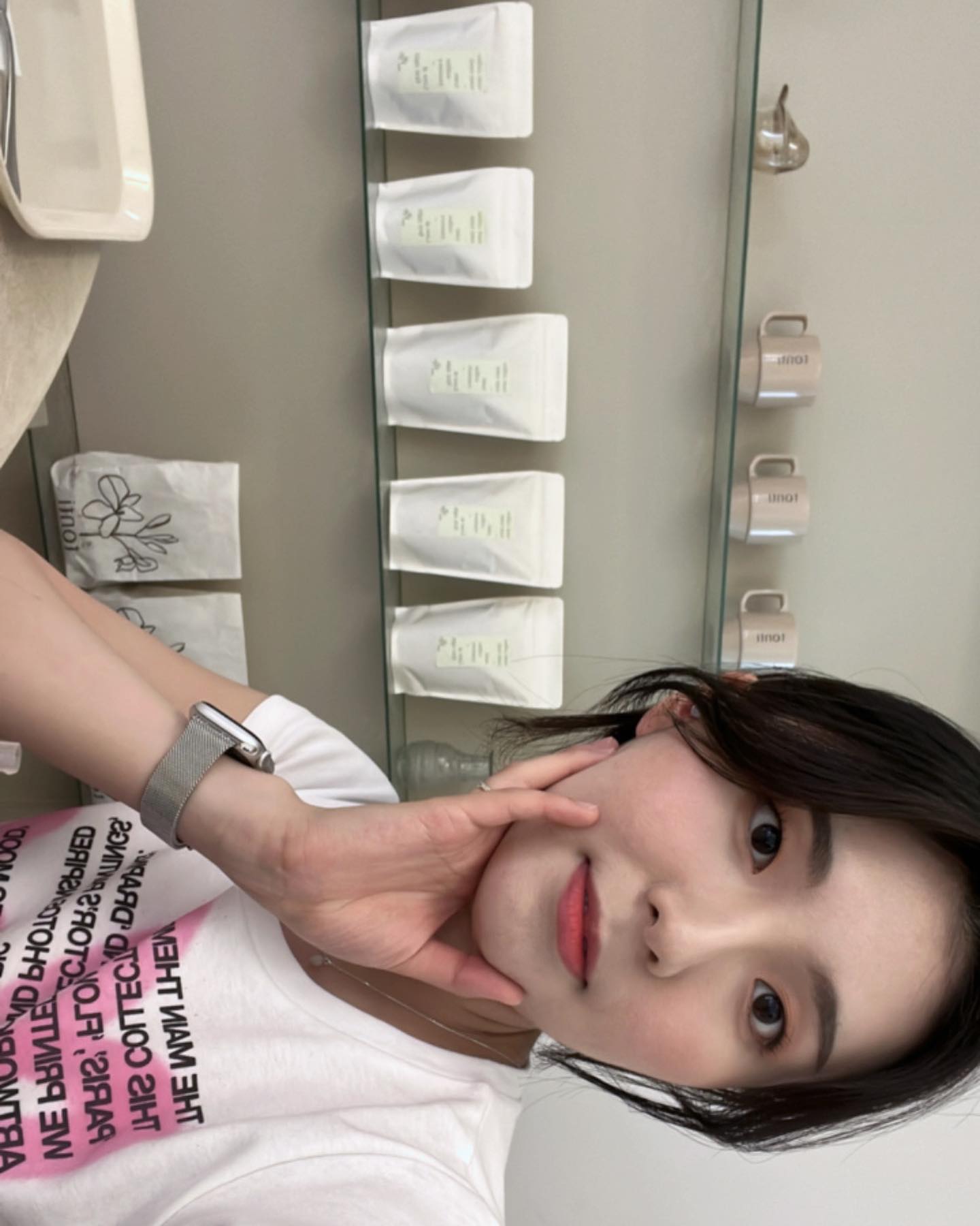 공간도 이쁘고 꽃도 이쁘고🩵🩷