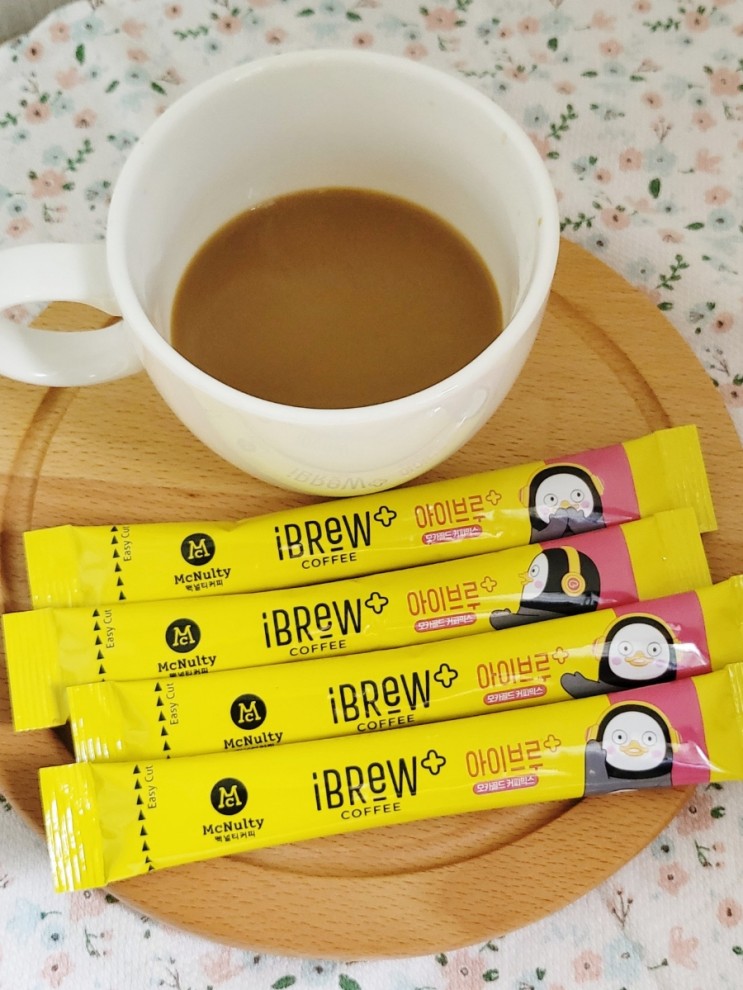 펭수커피 맥널티 아이브루 플러스 모카골드 한잔으로 하루 시작해요💛