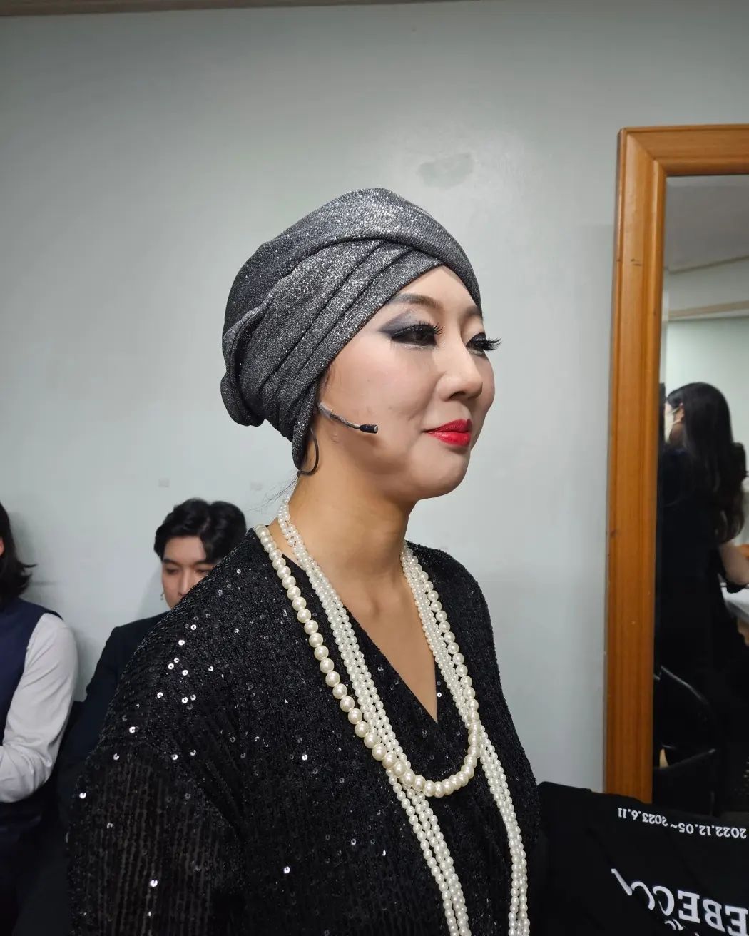그간 준비하면서 정말정말정말정말 힘들었던 공연이 끝났습니다.
이미 많이 진행되고 준비된 팀에 합류한다는
사실에 부담감이 엄청났지만, 알고보니 말랑콩떡같은 사람들 사이에서 행복하고 즐거운 2달이었습니다. 잘 차려진 밥상에 잘 어울리는 수저 한 벌을 놓기 위해 최선을 다 했습니다..만.. 역시나 공연이 끝나니 아 좀 더 잘 할 수 있었을텐데 하는 아쉬움이 몰려오네요.

보러와준 내 친구친구분들 정말 감사합니다.❤️ 선물이랑 꽃다발 아이 이런거 진짜 안사와도 되는데 아ㅏㅏㅏ니😝 나 이런거 부담시러워서 안되는데 아ㅏㅏㅏ