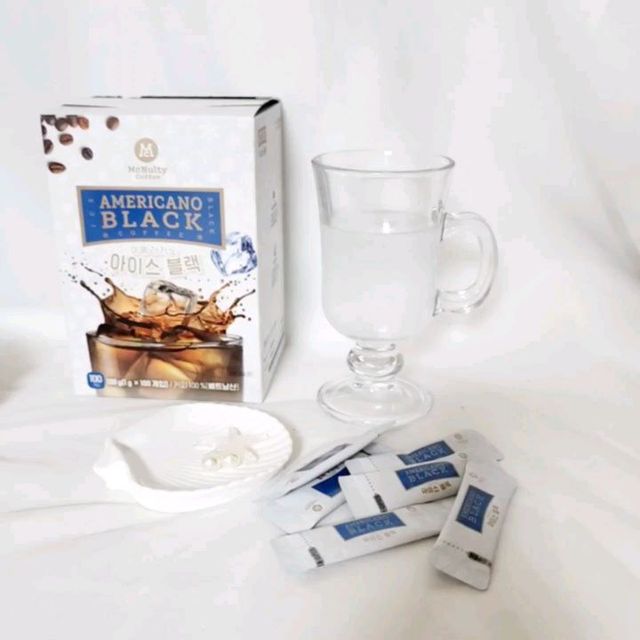 h2k0329 on Instagram: "#협찬 시원한 아아가 땡기는 요즘 #맥널티 아메리카노 아이스블랙으로 어디서든 간편하게 아아~ 100프로 베트남산 원두로 만든 고운 분말커피로 고온에서 급속건조해 찬물