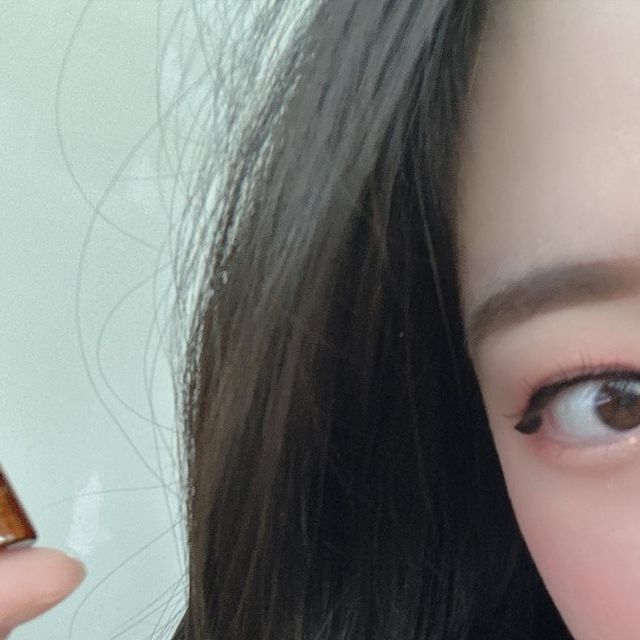 ❤서뤼❤ on Instagram: "#광고 ♥코리아나 로댕 쇼 리커버리 타임리스 앰플♥ 복합 다당체가 수분을 자석처럼 끌어당겨 건조한 피부에 수분을 공급하여 효과적으로 관리해주고, 피부 보습에