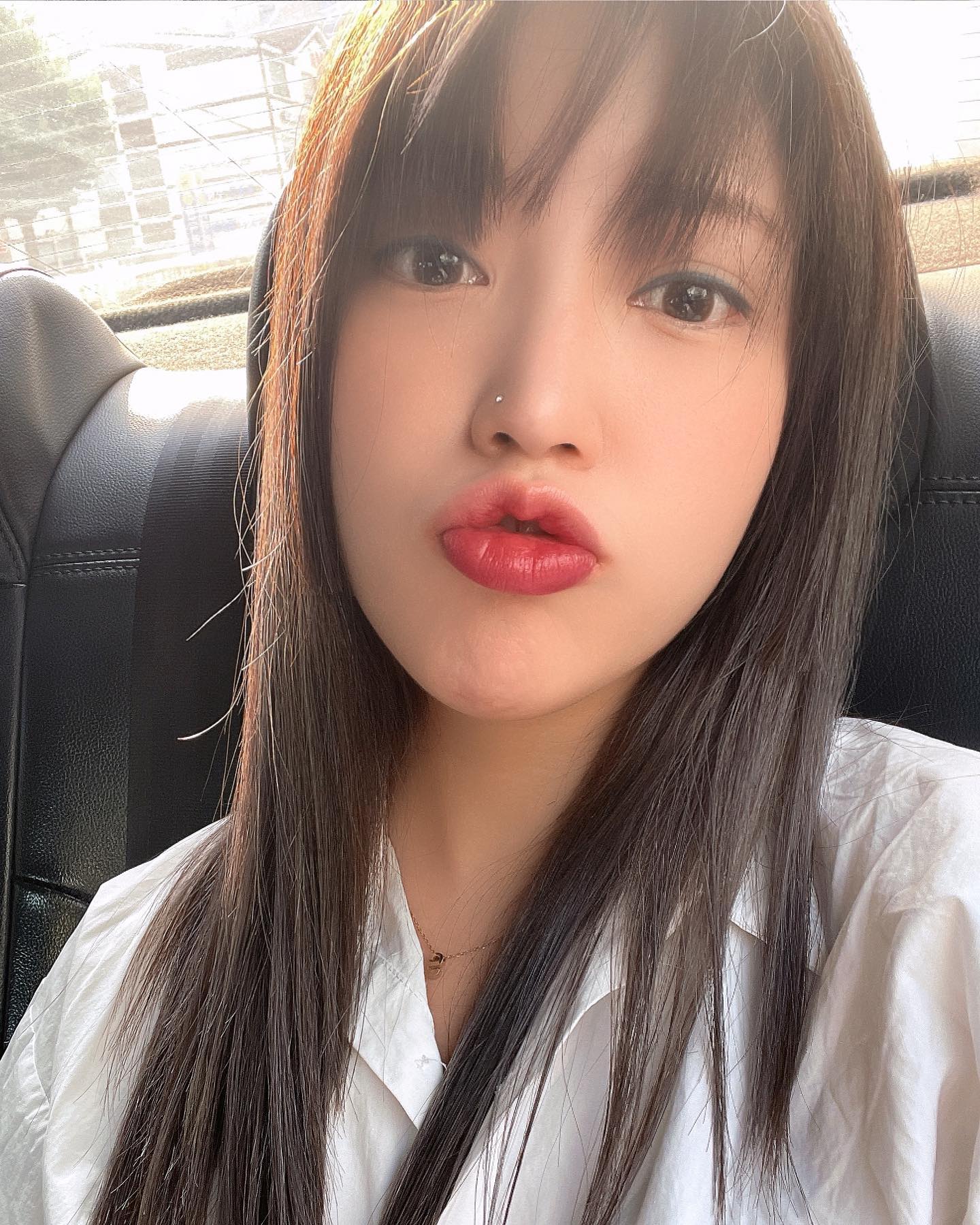 오랜만에
머리하구 백년만에 셀카✨
원하는색과 스타일로 
이뿌게 해주셔서 감사해요❤️🫣
joyy__d 
parkjunbeautylab_gangnam 
.
.
#zaki #wondercrew #newhair #parkjunbeautylab #gangnam #joy #박준뷰티랩 #강남 #디자인염색 #옴브레 #염색추천 #히메컷 #selfie #자키 #photo