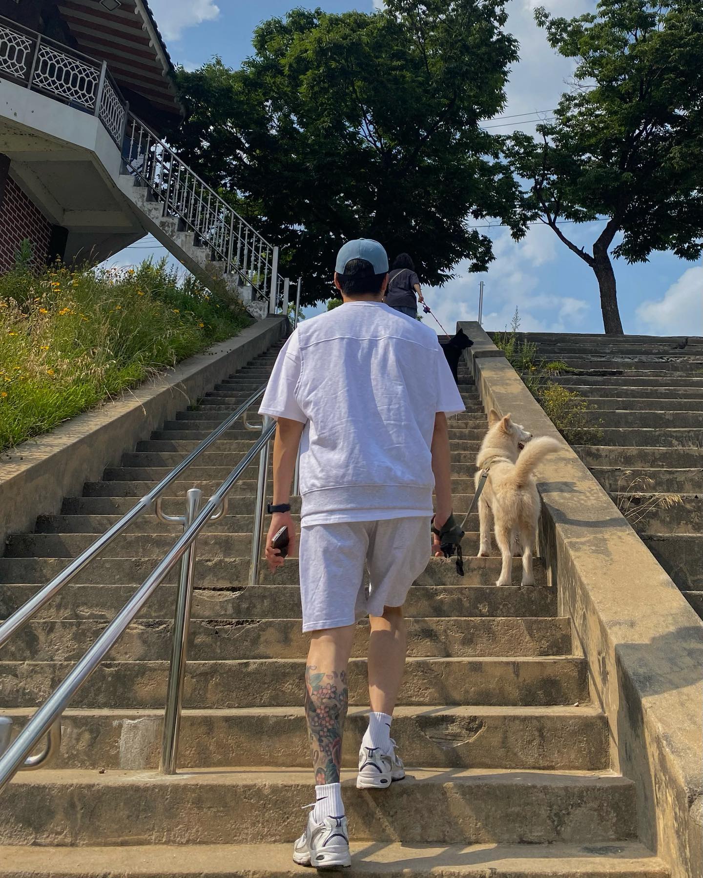 같이가자 왕순구!🫵

#무칠이오 #뉴발란스 #데일리코디 #데일리패션 #셋업 #여름코디 #dailylook #dailyfashion #newbalance #moo725 #setup #ootd