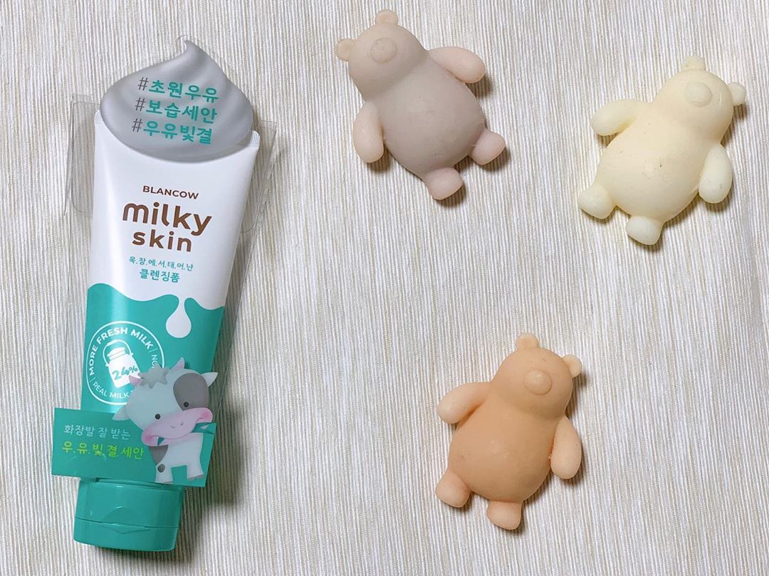 @pui_pui______ on Instagram: “쫀쫀하고 풍성한 거품으로 딥클렌징이 되고, 우유거품같은 느낌의 미세버블로 피부자극을 줄여주는 #블랑카우밀키스킨 #폼클렌징🎈 ⠀ 대관령 초지목장에서 추출한 우유추출물이 함유되어있어서 그런지, 요즘같이 피부가 푸석푸석한 때 세안 후에 당김없이 촉촉하게…”