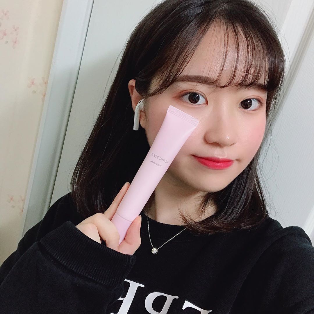 유댕 on Instagram: “💫블랑풀 신상 필터크림 안 써본 사람? ⠀ 기존 톤업크림은 발랐을때 백탁이 심하고 지워지기 마련인데, 필터크림은 자연스럽고 내 피부같이 밀착도 잘된다‼️ ⠀ 얼굴색도 밝아지고 촉촉한 보습크림 역할까지 한번에 챙기고 싶을때는 블랑풀 필터크림…”