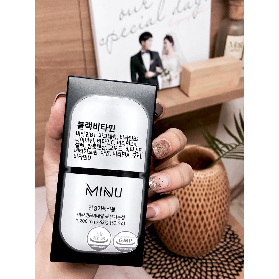 ♡ on Instagram: “𖤐 울 남편 건강을 위한 #멀티비타민 요즘 다이어트 한다고 먹고싶은것도 자주 못먹는데, #영양제 라도 내가 챙겨줘야지ㅠ 잠을 자도 피로함을 호소하는 현대인 남성에게 필요한 15종의 비타민과 #미네랄 배합, 그리고 16종의 부원료가 함유되어 있다는…”