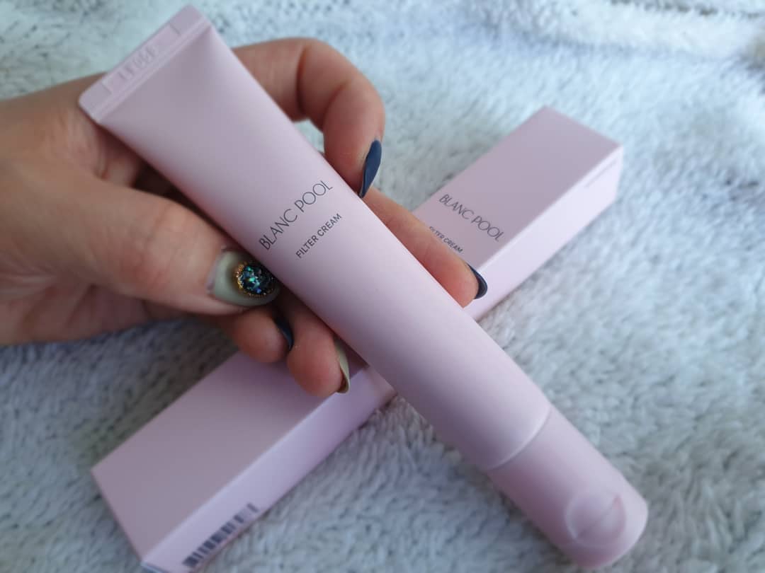 김은소닝 on Instagram: “블랑풀 필터크림 핑크핑크한 패킹부터 맘에들어버리는것❤ 필터크림 네이밍센스 오졌다요 . . 기전에 사용하던 톤업크림은 옛날옛적 깨끗하게맑게자신있게에서 나온 비비크림의조상님 뻘되는 아이와 비슷한 느낌 이어서 잘 사용안했는데 이아이는 진짜 자연스럽게 톤업…”