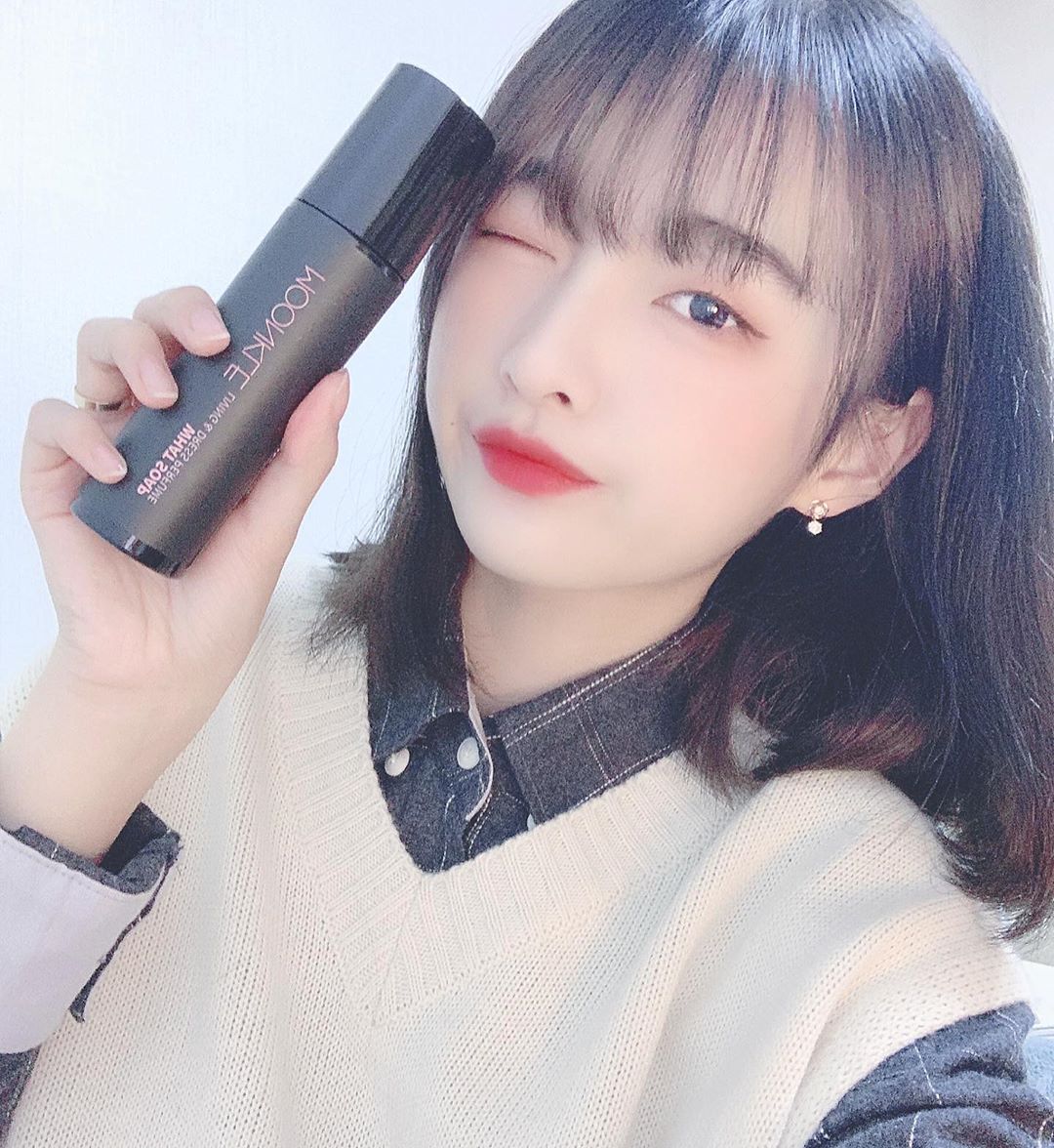 서연 on Instagram: “자연스럽고 은은한 향수 <뭉클 섬유 향수> ⠀ 뭉클 섬유 향수는 묘미, 매료, 미지, 왓솝 향이 있어요 저는 부드럽고 자연스러운 비누 향인 왓솝향을 받아보았는데 막 샤워하고 나온듯한 향이 너무 좋아요 진한 향수 못쓰는 저한텐 완전 취향 저격 ㅠㅠ…”