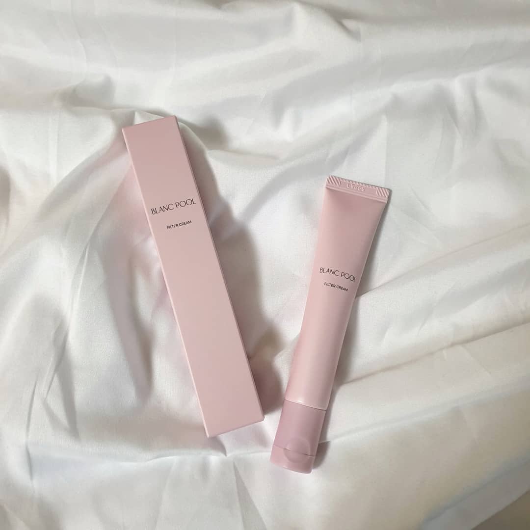 디자인해드림 장대표👩🏻‍💻 on Instagram: “자연스럽게 하얘지기...!
발림성 좋고 자연스럽고 너무 좋당...
출근길 생얼인 척 하기 딱!
-
#블랑풀 #블랑풀필터크림 #블랑풀톤업 #톤업크림 #톤업크림추천 #좋반 #팔로우”