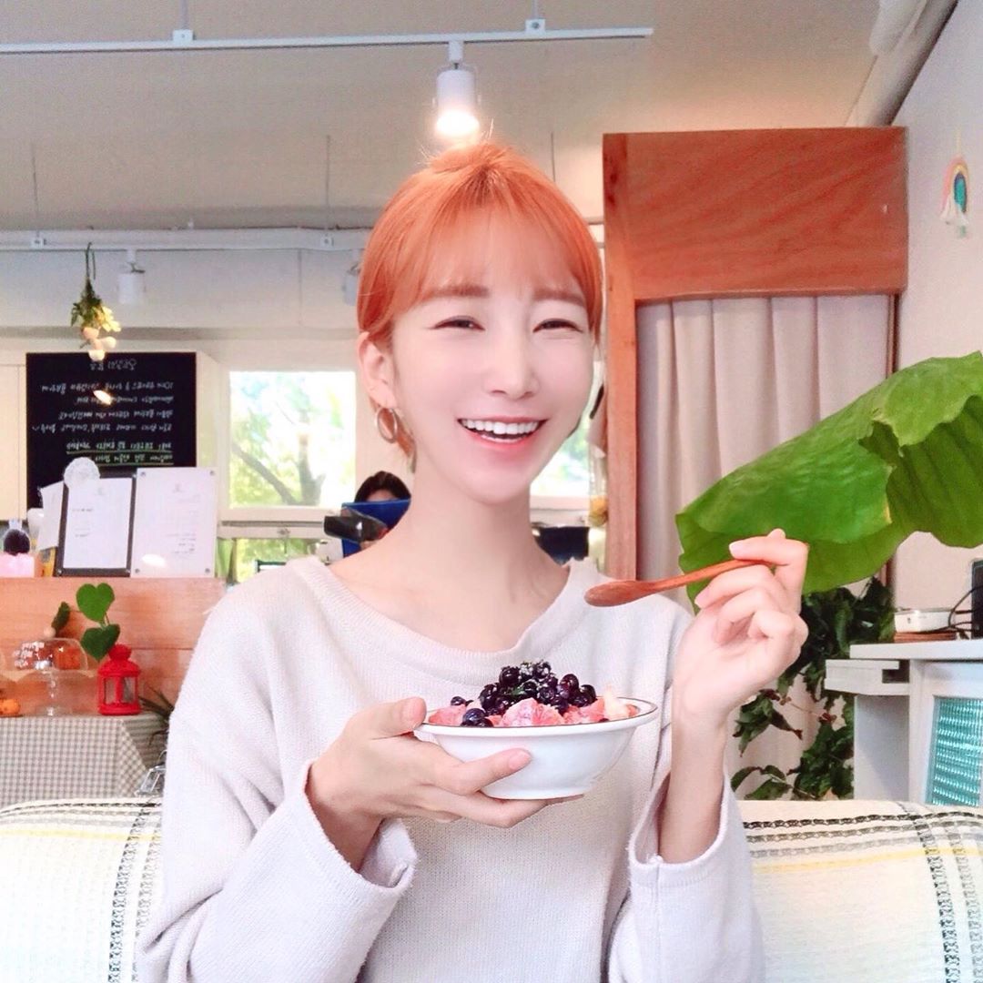 봄봄 🌸 on Instagram: “세상 해맑 (´ ▽｀).。ｏ♡🌸🌸 오뜨오트 요거트 카페 다녀왔어요 ❤️💜 ☆*。 💗꿀팁 👉🏻 매장에서 직접 구워 판매하시는 그레놀라 너무 맛있어요 💓 👉🏻 요거트도 직접 만드시는 그릭요거트로 무첨가 무가당 20시간으로 제조 하신다니 너무 멋지신..…”