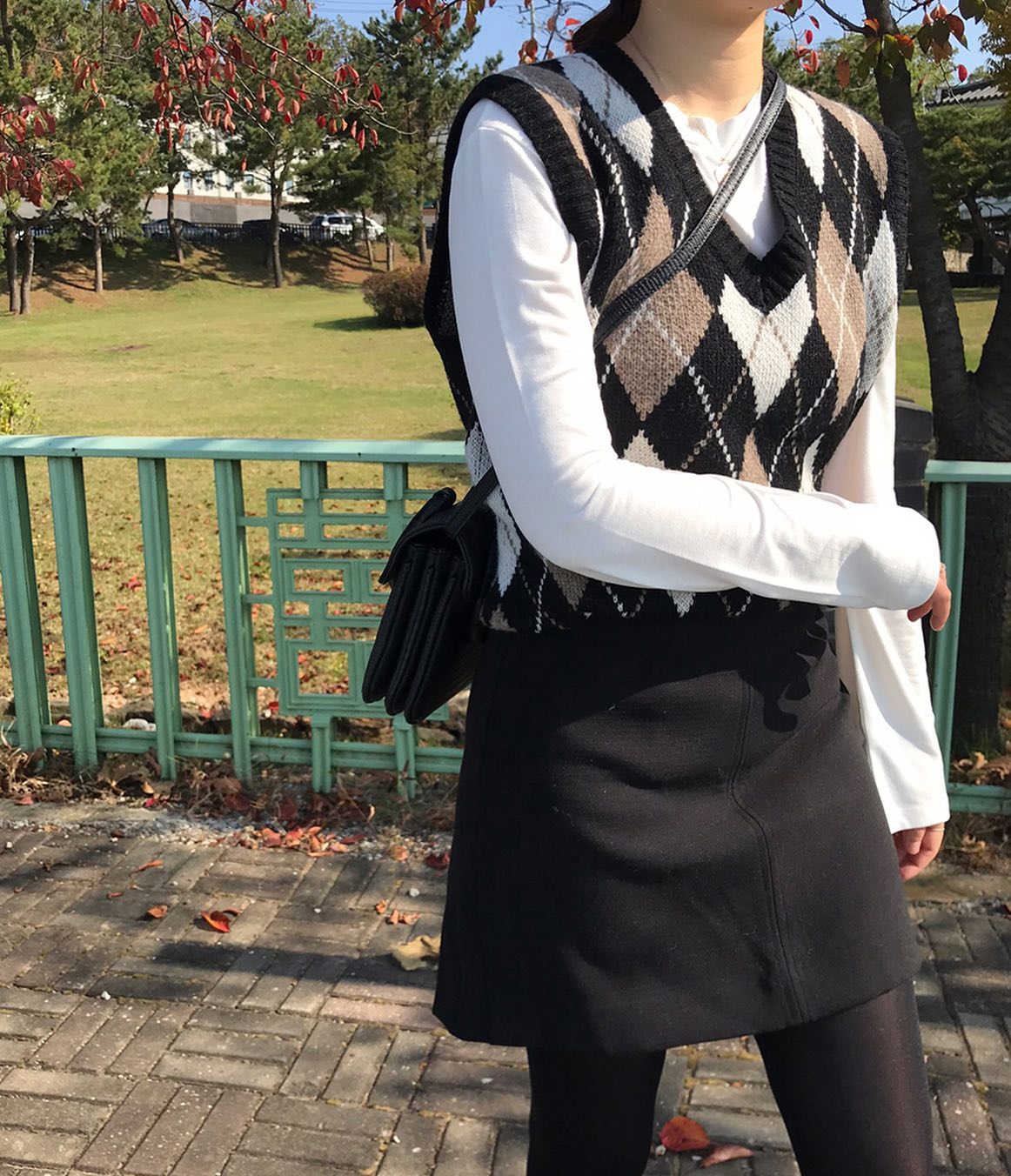 #데일리룩 #감성 #데이트룩  레이어드 니트 조끼 스웩 https://vo.la/GN43