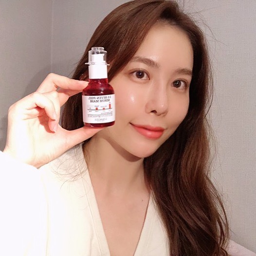 𝕫𝕚𝕙𝕖𝕪 on Instagram: “민감보스인데 각질은 많구.. 저자극 수분형 홈필링제  엄청 찾고 있었는데.. 민감피부 각질제거에 너무너무  좋은 세럼 찾았당 😆❤️ . 따끔거린다고 해서 걱정했는데.. 뾰루지나 흉터부분만 쪼끔 따끔하고  바르고 나면 화이트헤드 블랙헤드도 너무…”