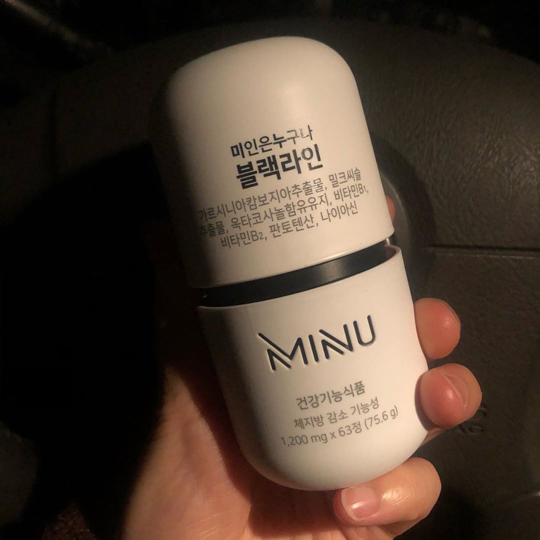 😊 on Instagram: “미누 블랙라인은 남성 다이어터를 위한 다이어트 제품이라고한다! 체지방 감소에 도움이 되는 가르시니아와 밀크씨슬과 옥타코사놀을 함유해 간 건강과 지구력을 한번에 챙길 수 있고, 4가지 비타민으로 건강까지 챙길 수 있는 올인원 다이어트 제품이러는데…”