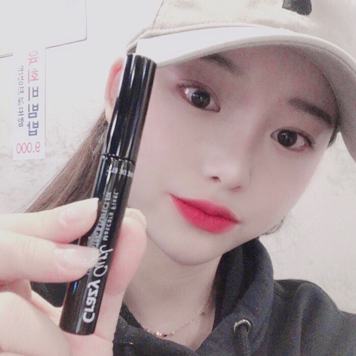 private DM❌❌❌ on Instagram: “어제 퇴근 후 고기 먹으러 갈 때까지 짱짱한 내 속눈썹을 짱짱하게 잡아준 쉬드엘 크레이지 컬 마스카라 픽서❣️❣️ 속눈썹 뷰러 후 마스카라 하기 전에 발라주면 컬링 지속력 대박이다ㅠ_ㅠ 자극없이 안전하게 사용할 수 있어 더욱 욱 굿,,🖤 #쉬드엘…”