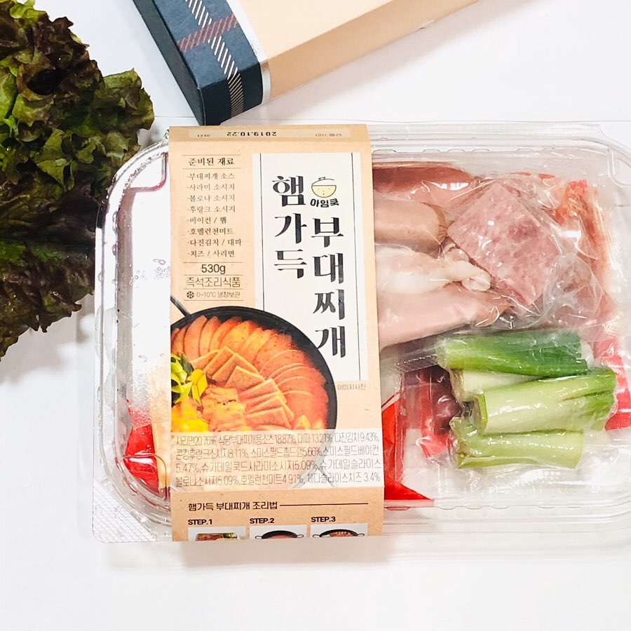 찌니💫 on Instagram: “간편하고 맛있는 부대찌개 재료가 포장지 안에 모든게 준비가 다 되어 있어서 물을 끊이고 재료만 넣으면 부대찌개 완료  재료가 신선해서 좋고 맛도 강하지 않아 한끼 먹기에 아주 좋고 혼술 혼밥으로 완전 좋은 아이템 지금푸드얍 회원가입시30% 할인…”