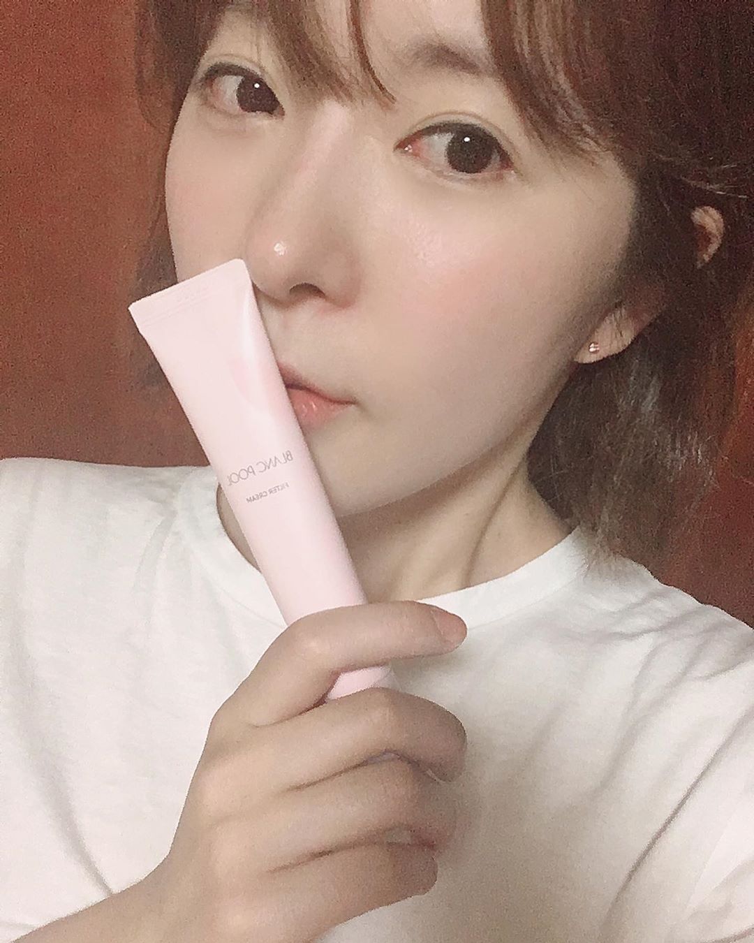 Youjin  Kim on Instagram: “자연스러운 톤업크림 발견
😍😍
생얼인척크림 헿헤
@blancpool_official .
.
.
#블랑풀 #필터크림 #톤업크림 #리뷰쉐어”