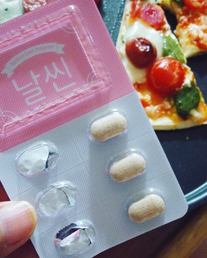 둥둥애미 on Instagram: “#날씬 #리마이미  다이어트하려면 일단 몸속부터 비워야겠쥬- 날씬은 단순 가르시니아나 녹차카테킨만 들어있는 다이어트제품이아니라 알로에 전잎이 함유되어 원활한 배변활동과 골다공증발생예방도 도움되는 올인원제품!  하루 두번 3알씩 먹어주면 매일매일…”