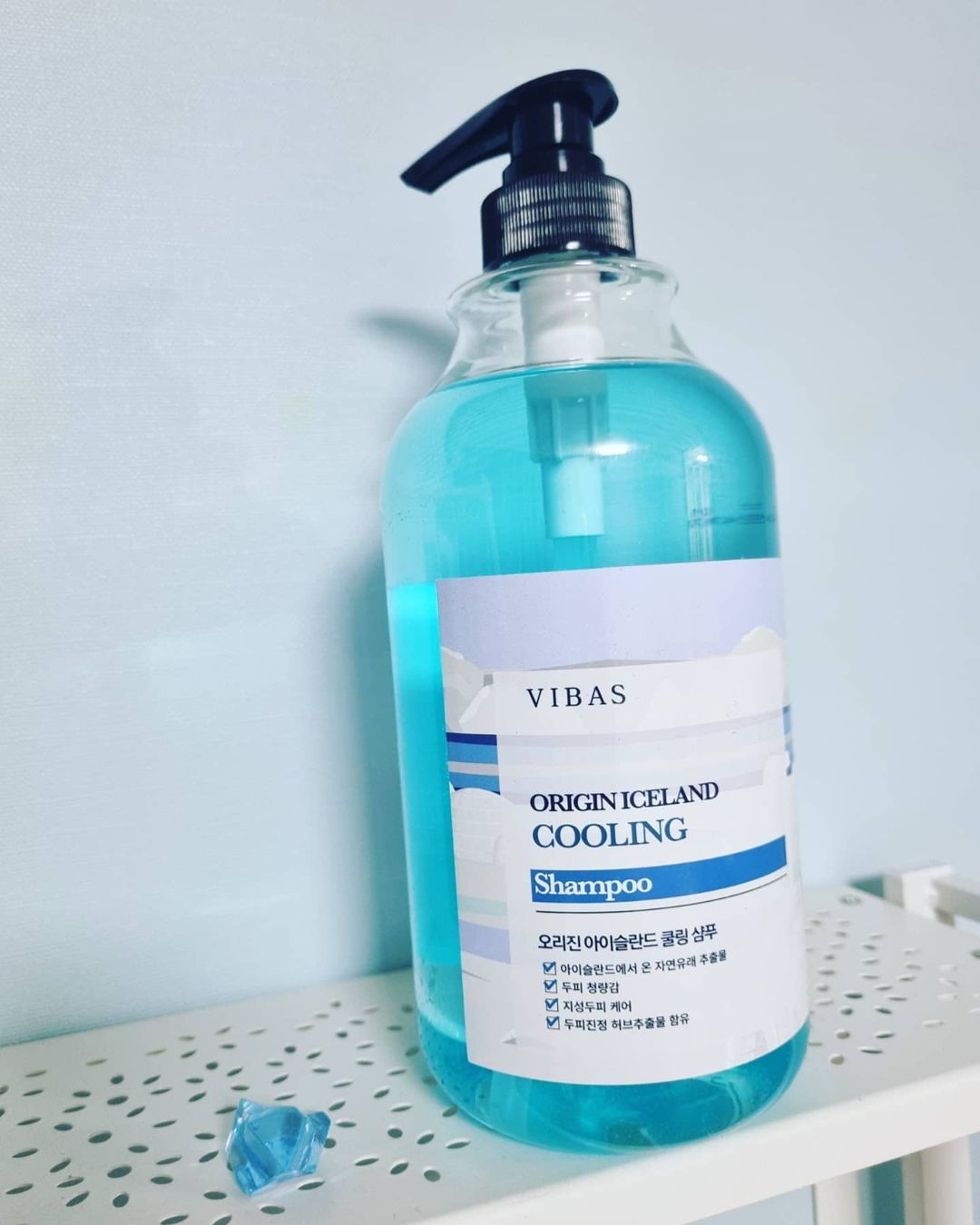 우리 가족 일기장 on Instagram: “#광고 #제품협찬 정말 너무 더운 요즘이죠? 두피도 시원하면 더 좋겠죠?😊😊 꺄오~~샴푸 색깔부터 이 청량감 뭔가요💕 @vibas.official 가 이 여름을 시원하고 산
