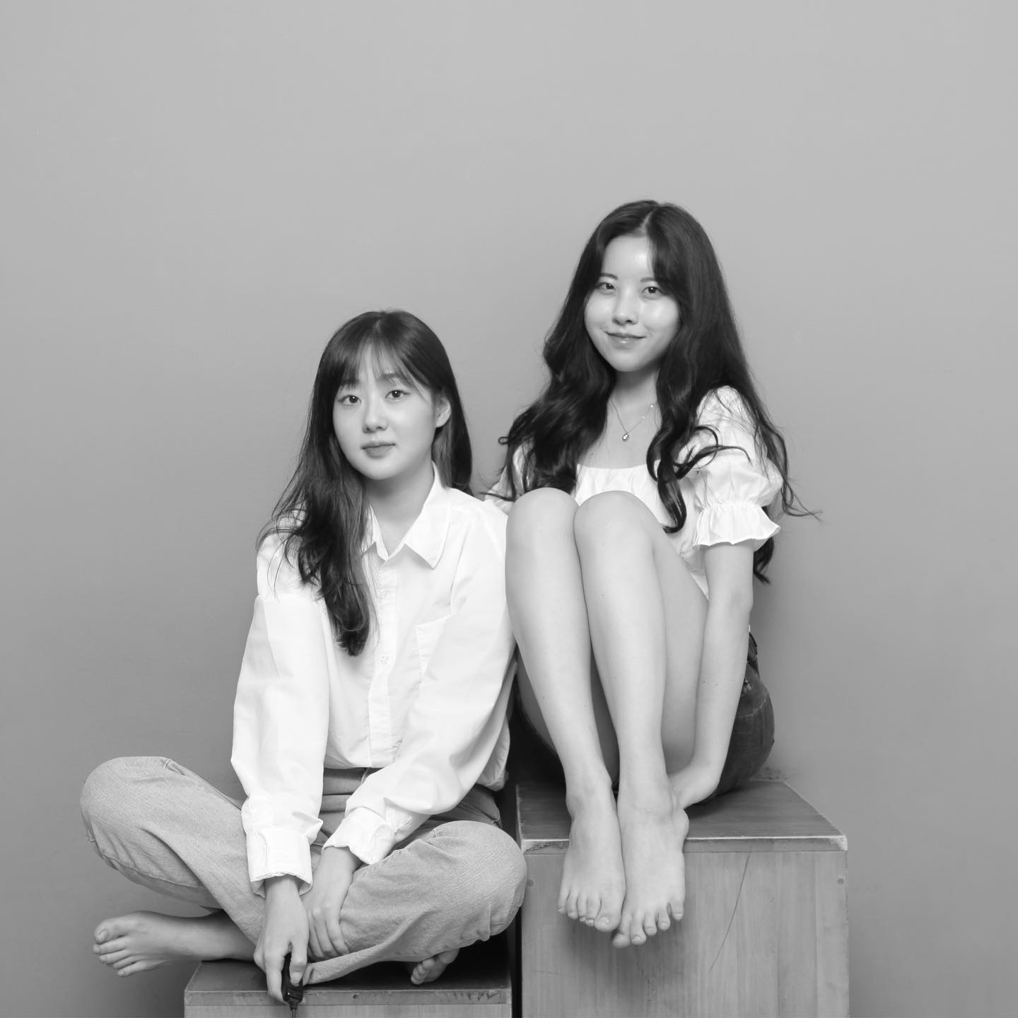 5년간 매년 생일을 
함께해 준 7년친구👭
알라뷰 여랑

#이태원 #포토이즘 #흑백사진 
#23번째생일 #맨발투혼