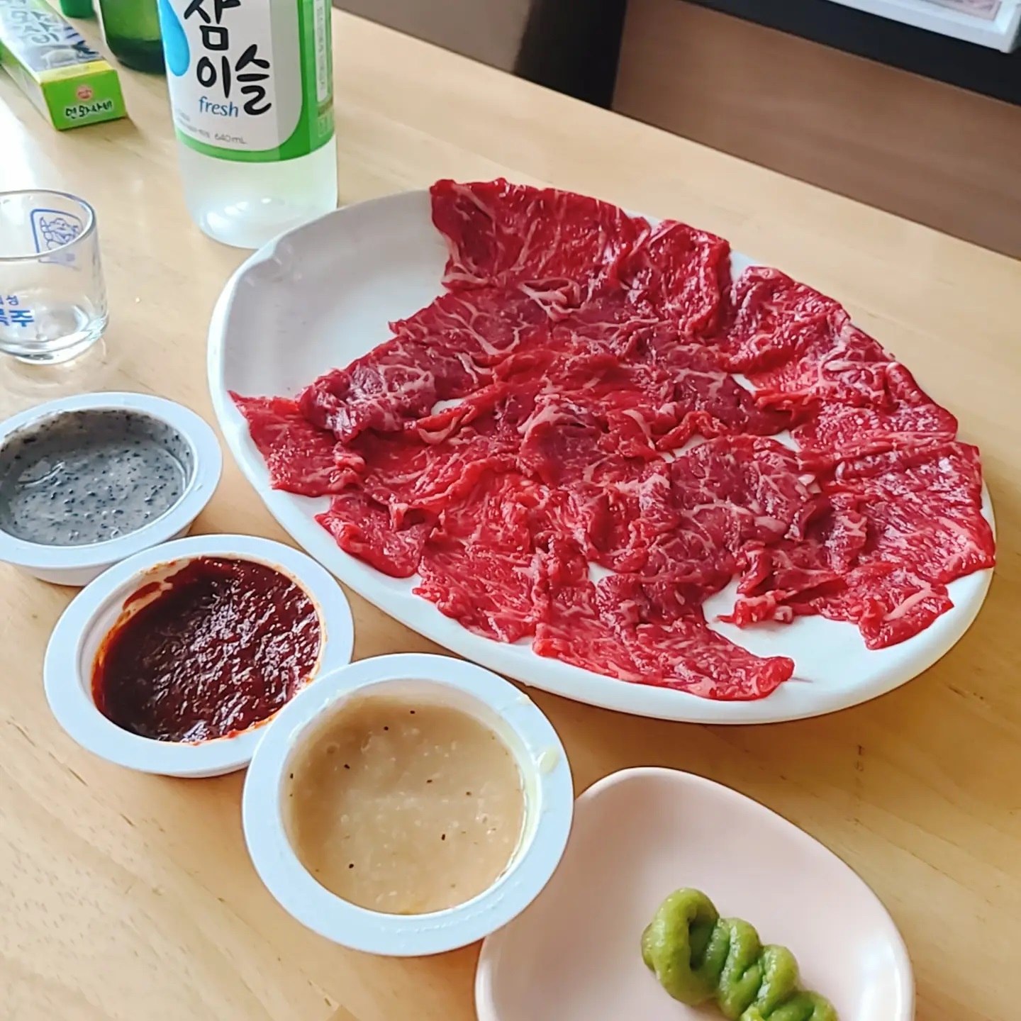 #즐거운주말전야제 #쿠캣마켓 #육사시미👍 #주말시작이다‼️