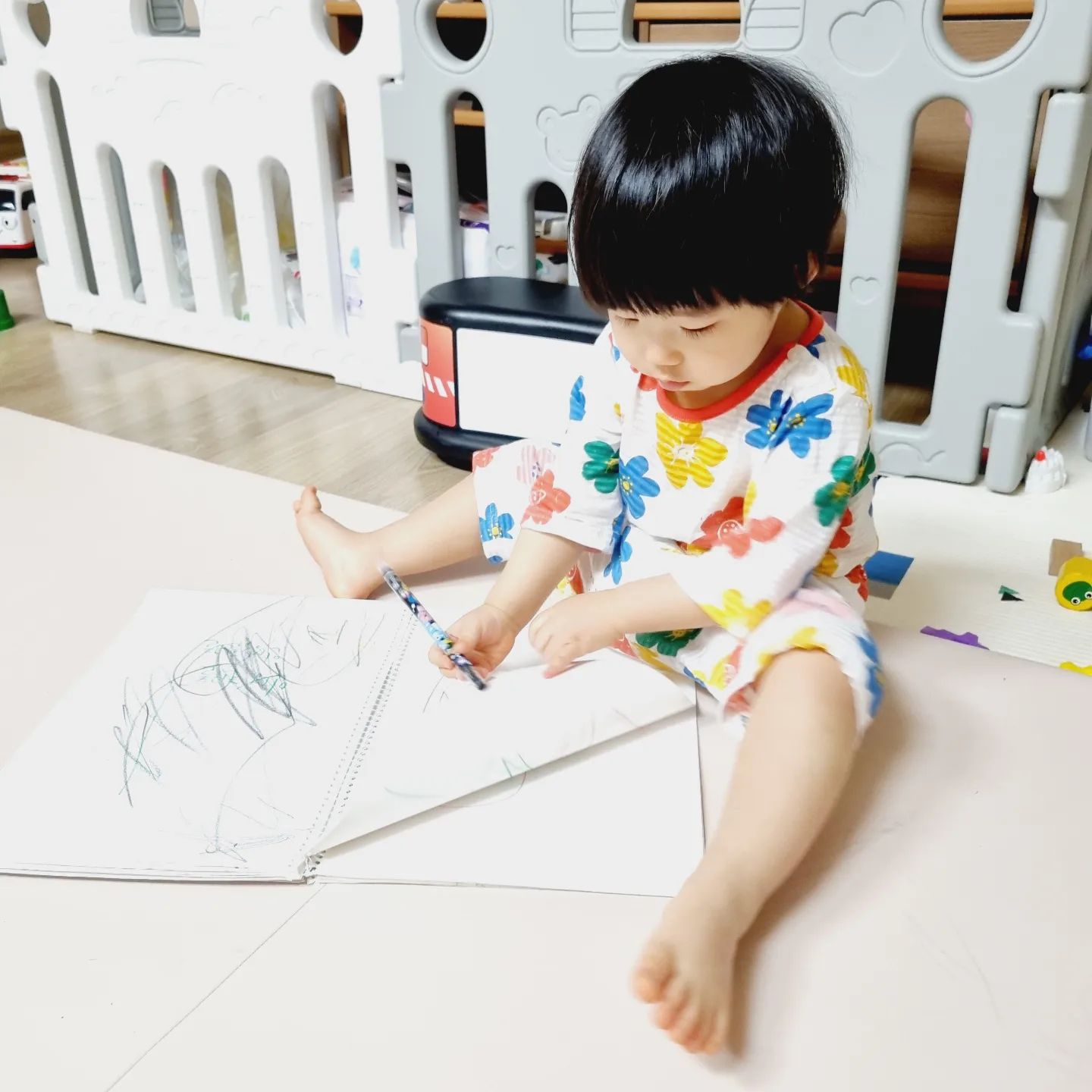 #무료제공
⠀
다양한 매트를 사용해 봤지만 역시나 국민유아매트 더블 알집매트가 제일 만족스럽네요.
청소하기도 편하고 쿠션감도 좋아
추가로 매트가 필요하면 알집매트
계속 사용 할 계획이네요.
매트 필요한 육아맘이라면 강추강추!😍
⠀
⠀
#알집매트 #더블제로매트 #알집더블제로매트 #층간소음매트 #국민유아매트 #아기매트 #국민매트 #양면매트
#설레는 첫디딤 #거실매트 #층간소음방지매트 #폴더매트 #놀이방매트 #유아매트
⠀
