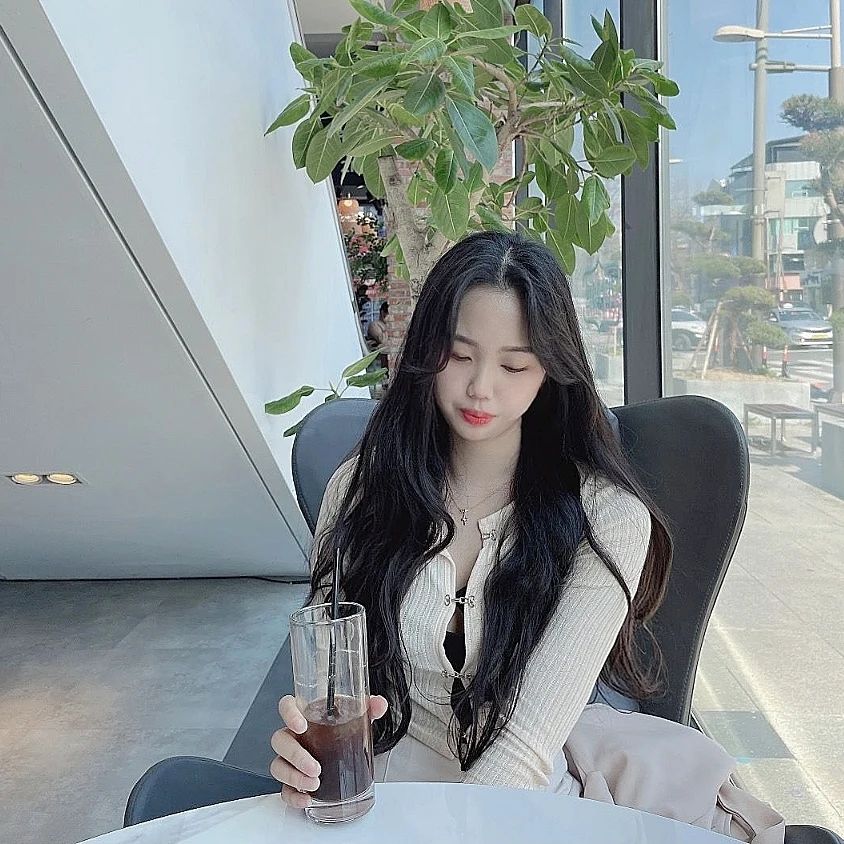 오랜만에 업로드😆
전주 나들이 왔어요💖

날씨 넘 좋은거 있죠??! 

언넝 한옥마을 가구싶댜😍

#전주 #전주한옥마을 #안양 #평촌 #의왕 #광명 #얼스타그램  #팔로우 #선팔맞팔 #데일리 #일상 #일상스타그램 #좋반 #첫줄반사 #선팔하면맞팔가요 #좋테 #likeforlike #첫줄좋반 #좋반100