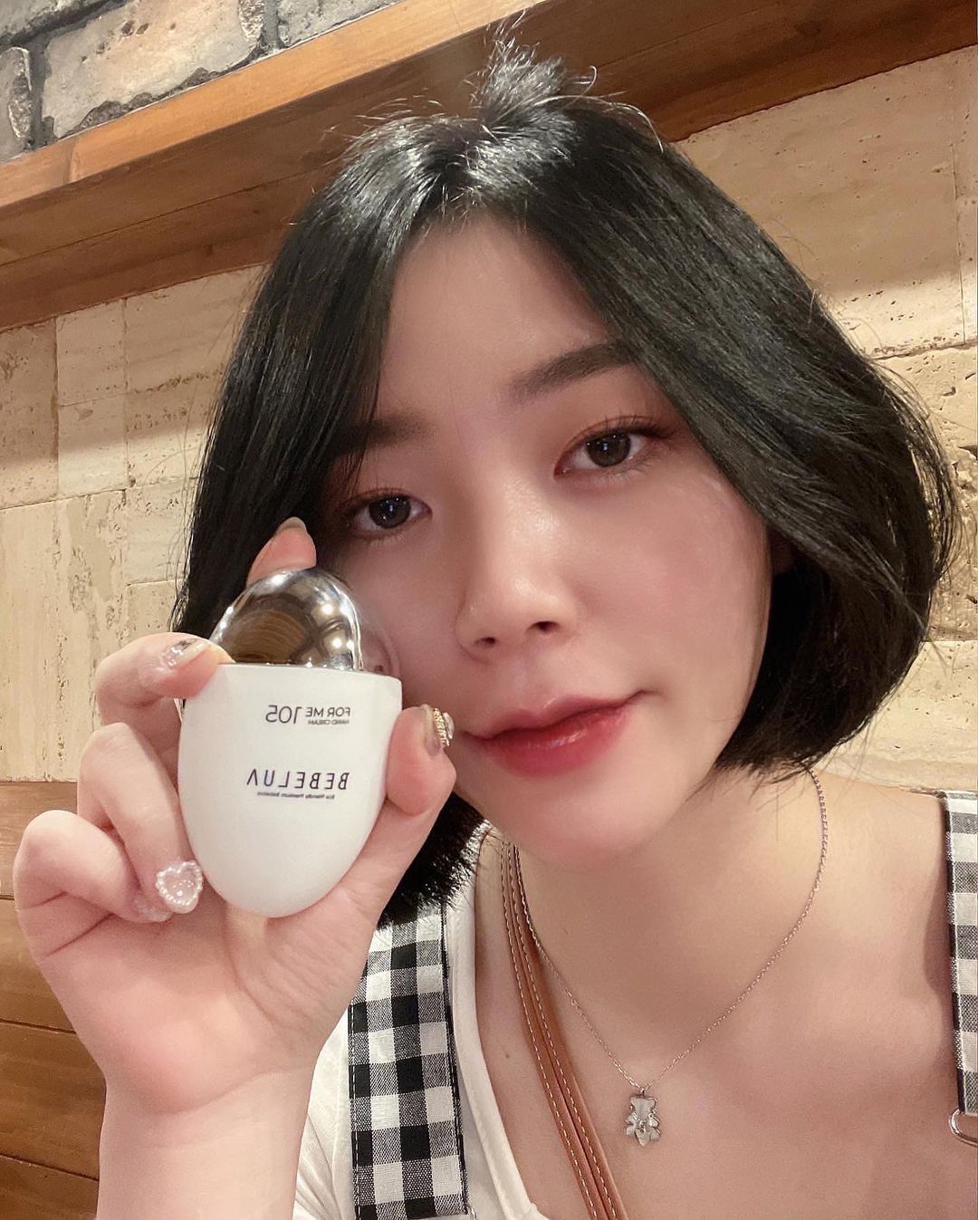 🇰🇷 on Instagram: “#협찬 ⠀ 제가 요즘 쓰고 있는 핸드크림이 예용😄 저는 손이 많이 거친 편이라 비싸고 좋은 브랜드도 잘 안 맞던데 이 베베루아 포 미 핸드크림은 보습 효과도 너무 좋