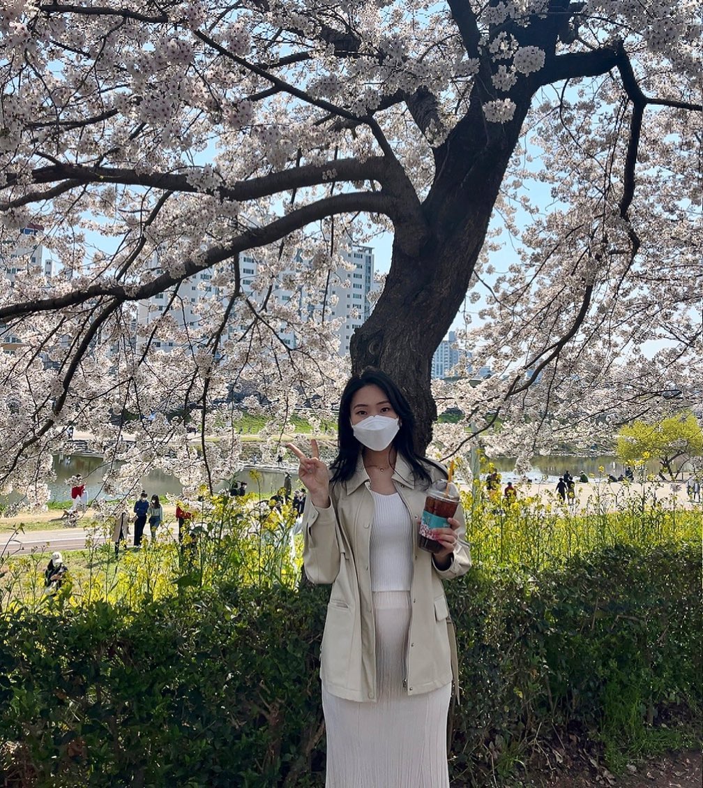 팝콘펍콘팝팝팝코코콘 김치✌🏻
.
.
.
.
.
#ootd #힐링 #데일리룩 #간호사 #의료진 #일요일 #광주천벚꽃