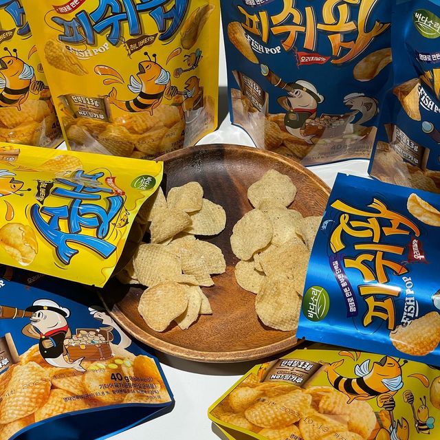 코드빈 on Instagram: "#광고 바다소리 <피쉬팝>

맥주안주로 먹어도 죄책감 없는 안주를 찾았어요
저칼로리에 고단백질 과자 피쉬팝!

피쉬팝 한봉이면 계란 2개를 
섭취하는거랑 동일하대요..🤩
이렇게 착한 스낵이 있을 줄이야..

밀가루 Zero~
오직 어육으로만 만든 고단백스낵이라
부담없이 즐길 수 있어요
그냥 먹어도 좋지만 맥주 안주로 완전 찰떡이라는 것✨

과자는 먹고싶지만 칼로리가 부담스럽다면
피쉬팝으로 단백질까지 챙기면서 조절해봐용💪🏻

➿ https://bit.ly/3S4RwFJ

#피쉬팝#다이어트간식#단백질과자#단백질간식#글루텐프리#비건음식"
