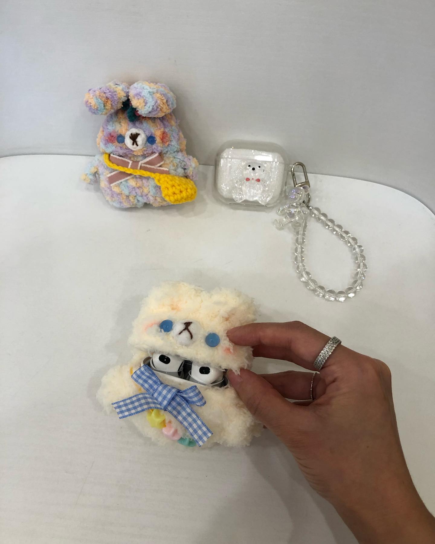 같이 다니느라 점점 꼬질꼬질해진 ₍ᐢ•ﻌ•ᐢ₎
#apple #airpods