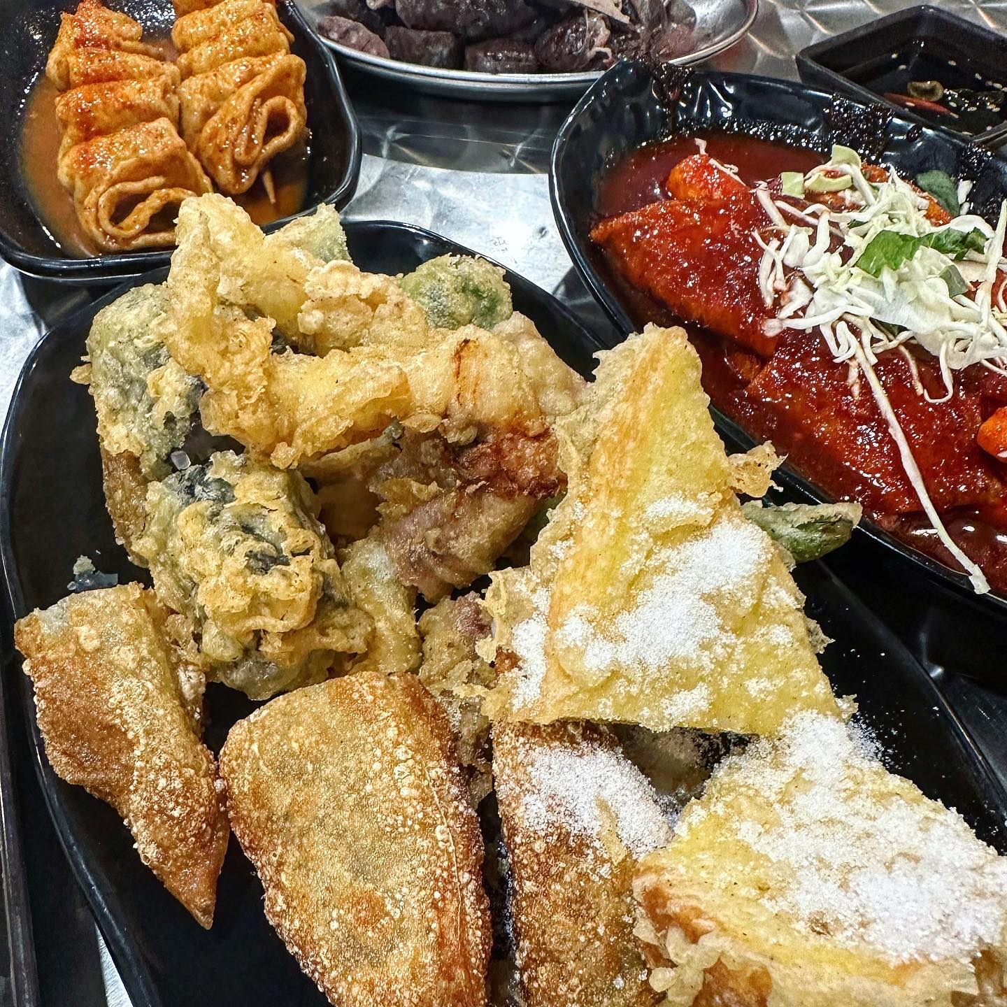 떡볶이는 진리 🎶

퇴근후에 먹는 떡볶이는 존맛탱
아이폰으로 바꾼 기념 
오랜만에 업로드

#dk떡볶이