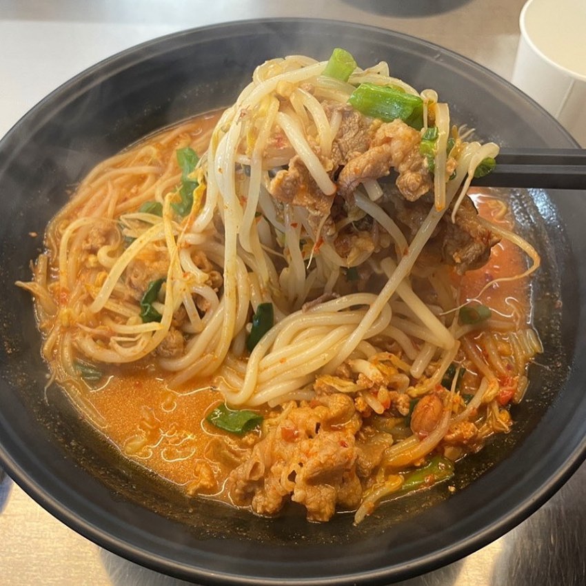 📍송리단길 도이티

일주일에 한번은 무조건 가는 것 같은 홍콩식 베트남 쌀국수!
면발이 쫄깃쫄깃하고 국물이 진짜 미쳤다ㅠㅠㅠ 너무 너무 맛있음 ㅠㅠ

#도이티 #쌀국수 #송파나루역맛집 #송리단길맛집