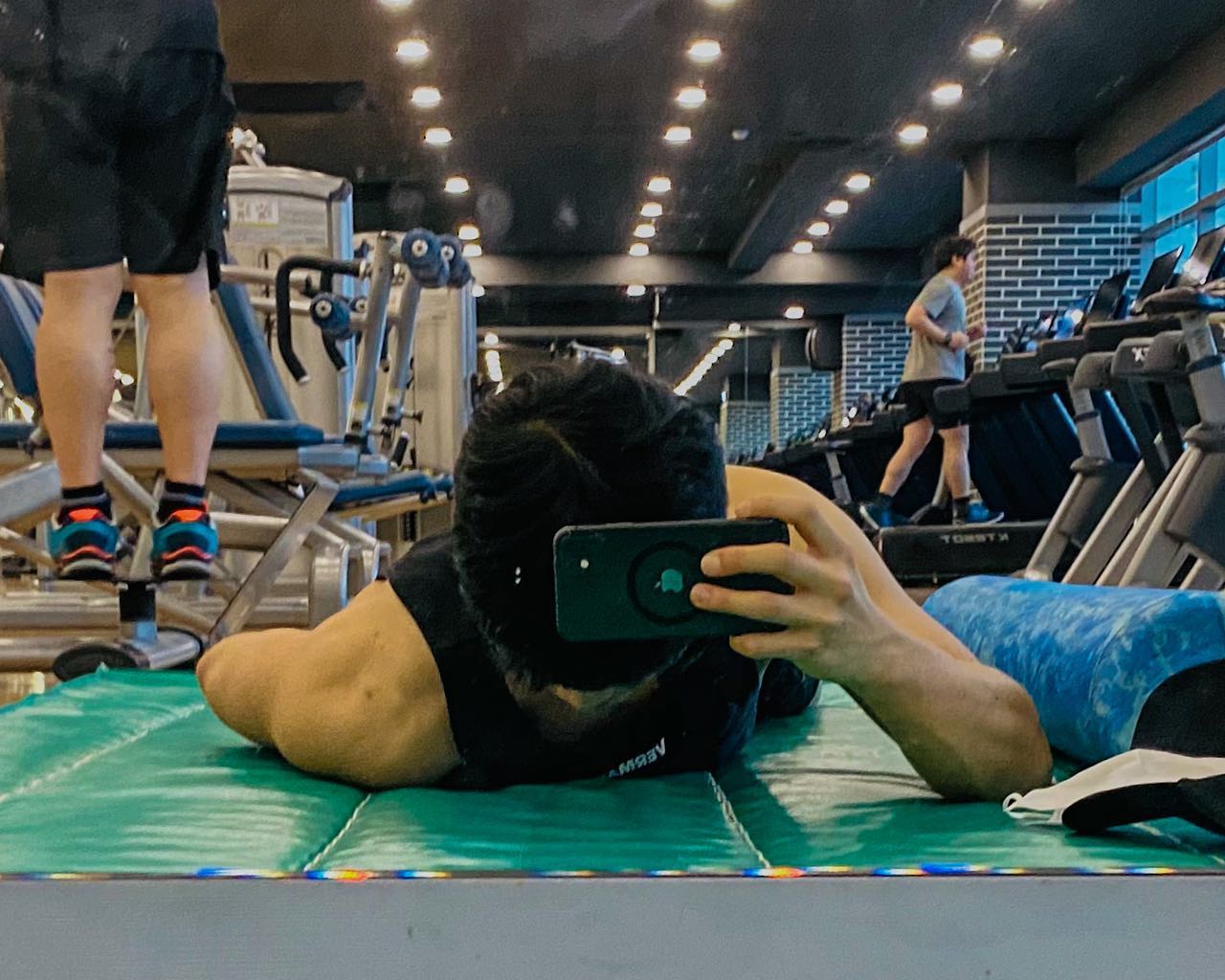 22.02.17 (금) 66.6kg 하

요즘 운동에 덜 진심이 되어가는중
내 일이 바빠서 그런거지만 그래도 운동 좀 더 신경쓰주압

근데 나 뭐하는거게? 정답은!!!!!!
가슴 그뉵 풀어주는중ㅋㅋㅋㅋ🎉

볼이 너무 작아서 코를 땅바닥에 박고 개슴을 풀고 있음 ㅋㅋㅋ
넘 웃겨서 코박죽컷.jpg