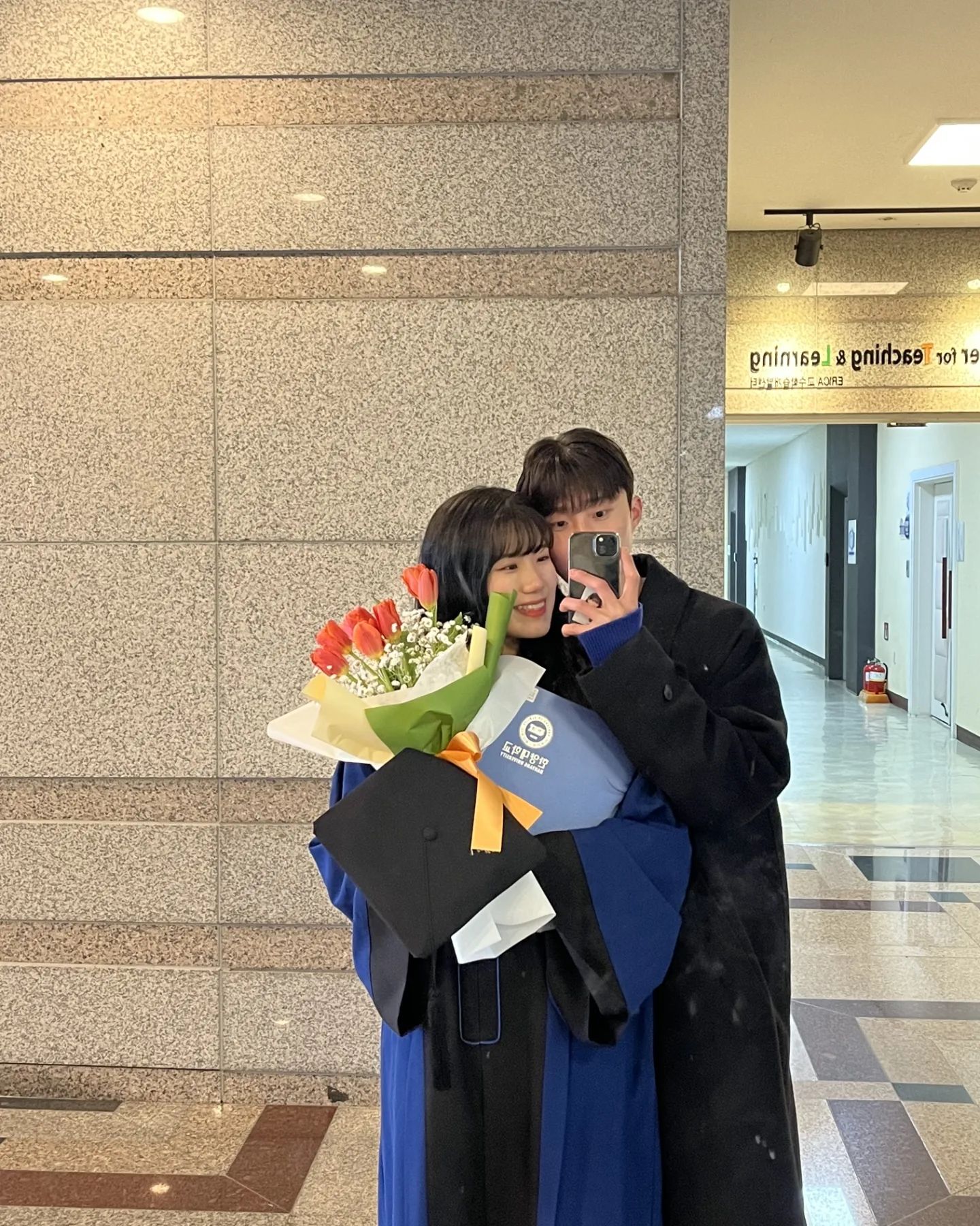 👩‍🎓💙