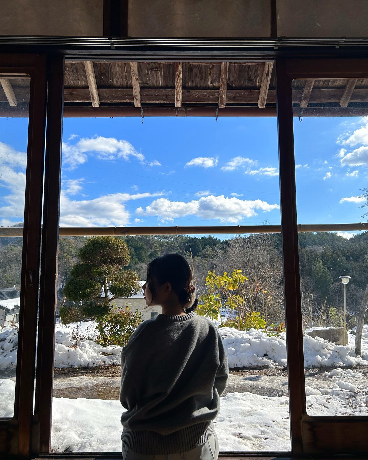 ⠀
마루 앞에 걸터 앉아 멍⠀
⠀
집근처 동백꽃과 만들어둔 하트💟

#일본여행 #日本旅行