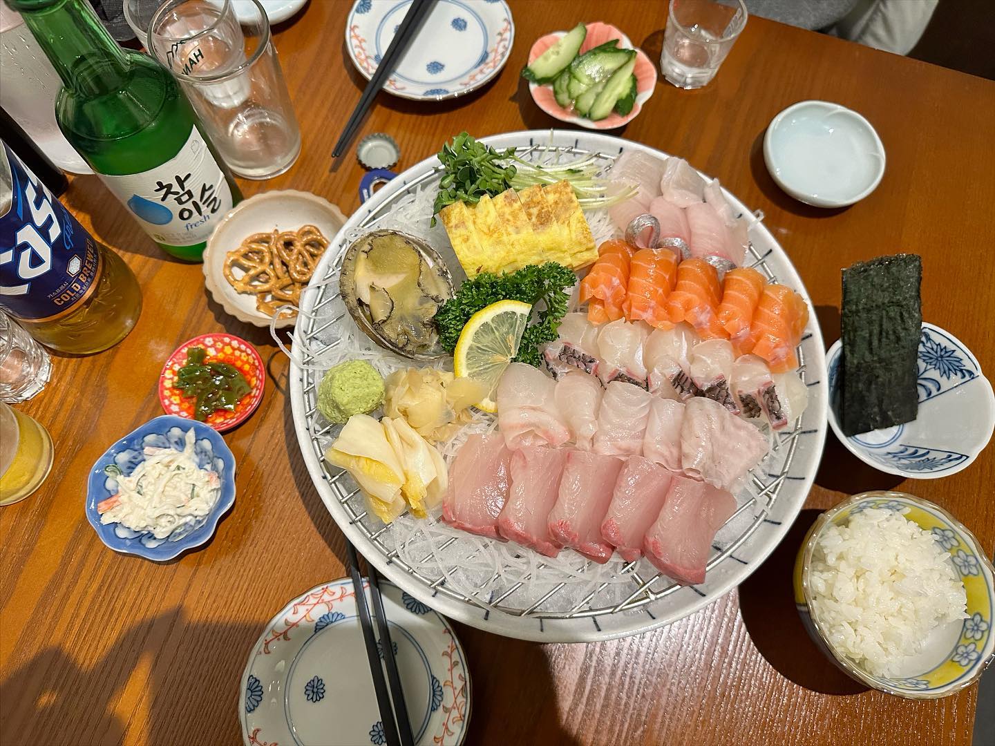 오랜만에 숙성 사시미.
좋아하는 술집.
오랜만에 소주달리까 고민.ㅋㅋㅋ
.

#룡룡맛집 #숙성사시미 #숙성사시미맛집 #연산동맛집 #잿방어 #잿방어회 #소주각 
#심야식당온 #심야식당온_연산동