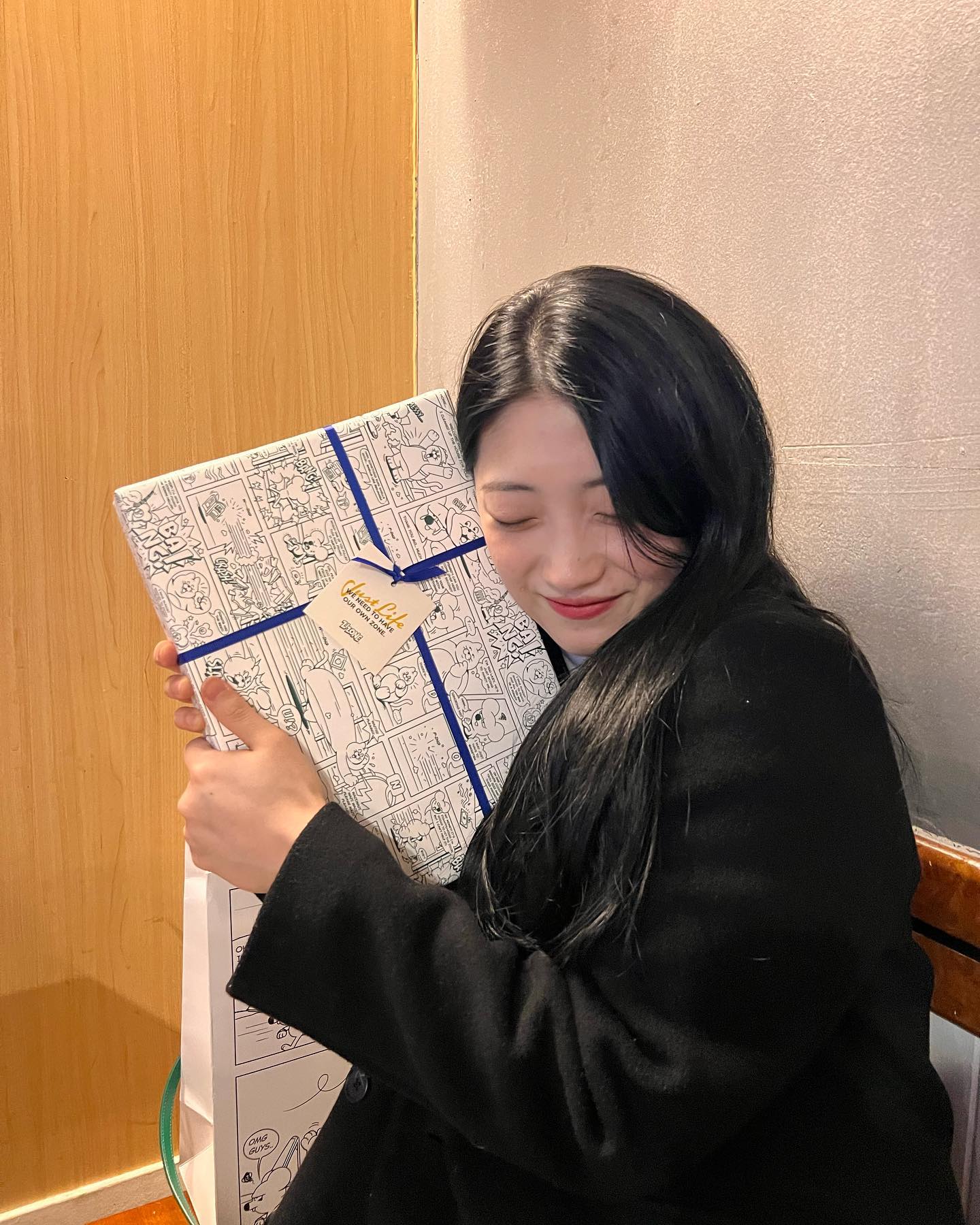 생일 축하해주신 모든 분들 감사드립니다❤️

생일날 체하는 바람에 맛있는 음식을
눈 앞에 두고 못먹는건 아쉬웠지만
마냥 즐겁고 해피한 하루였네요🎉

#생일 #생일파티
