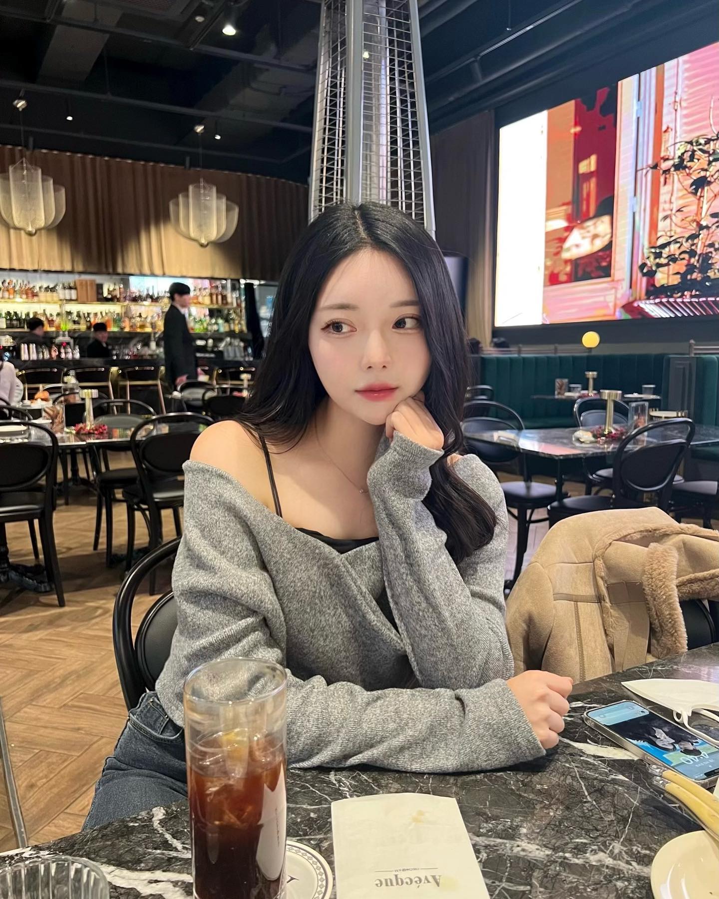 유교걸한테 누가자꾸 옷 내리는게 이쁘데서 ^^,,,
호다닥 찍고 바로 올림 ㅎ_ㅎ