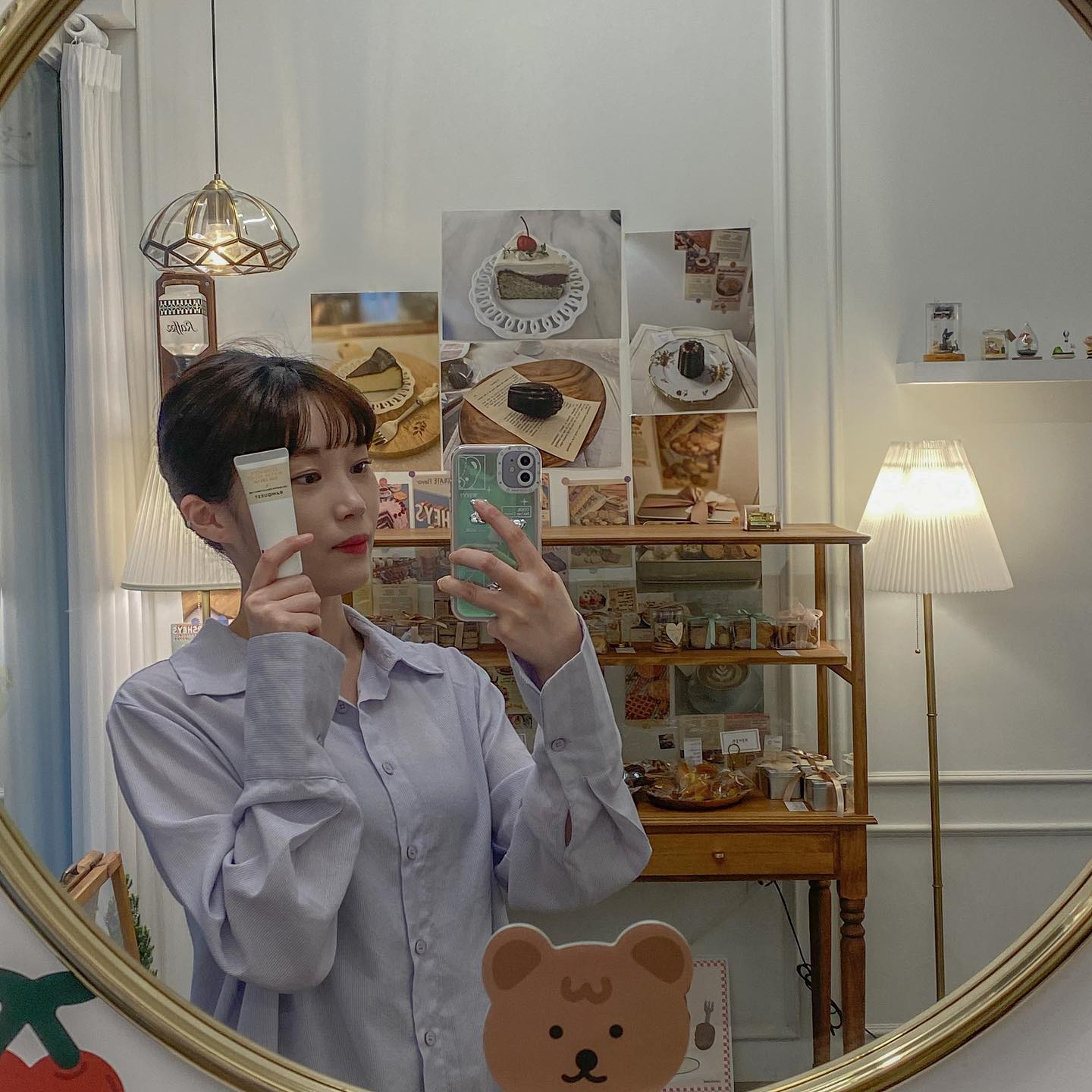 #협찬 #로우퀘스터2기
⠀
선크림 한달 사용기
⠀
로우퀘스트에서 보내주셨던
에키네시아 워터 릴리프 선크림
요 수분 선크림 한달 정도 사용을 해봤어요
⠀
선크림이 좀 보송하면 얼굴이 갈라지고
너무 촉촉하면 여름에 땀나면 답이 없잖아요
이 제품은 촉촉한데 흡수가 잘 되어서
머리카락 들러붙음도 없고 깔끔하니 좋아요
⠀
100% 비건 처방에 친환경 FSC 인증 원단을
사용한 선크림이라 믿고 사용할 수있음
21가지 주의 성분 무첨가라 더 좋습니다
⠀
앞으로도 더 꾸준히 사용해보려구요
매달 에센스부터 앰플에 마스크 팩까지
다양하게 보내주시는 로우퀘스트 감사합니다
⠀
⠀
🏷 로우퀘스트
🏷 로우퀘스터 2기
⠀
📍 에키네시아 워터 릴리프 선크림 50ml
⠀
.
.
⠀
⠀
#로우퀘스트 #워터릴리프선크림 #에키네시아
#선크림 #자외선차단 #미백 #주름개선
#워터풀선크림 #수분선크림 #선크림후기
#선크림추천 #저자극 #건성선크림 #수부지선크림
#중성선크림 #비건선크림 #rawquest
#echinacea #suncare
⠀
⠀