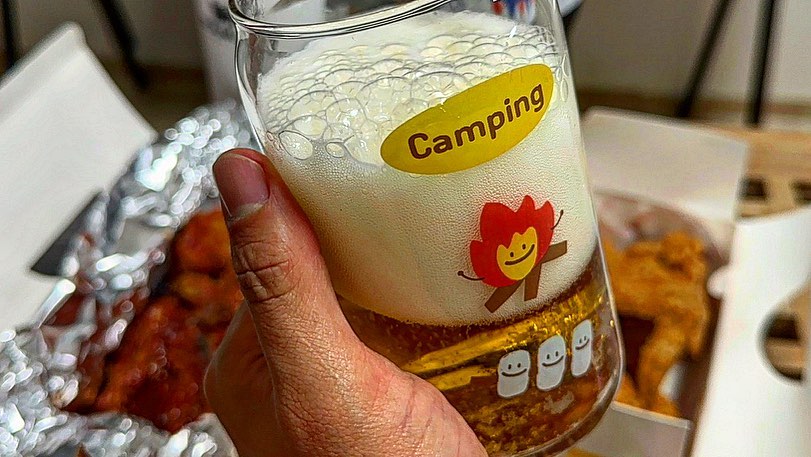 #협찬 #광고 #후참치킨 

이집 잘하네👍

퇴근길…그냥 지나칠 수 없는 치킨집…바로 브레키밟고 포장👏

잘! 먹겠습니다🤲

평생 치킨은 못 끊지🤣
맛있는 치킨집의 기본은 후라이드가 맛있어야하는건 매우 '당연한사실'🤲

후라이드가 맛있다고 해서 반반으로 시켜보았다🍗
근데, 후라이드 왤케 맛있는건지..후라이드가 맛있으니 양녕도 더욱 좋았다!!(후라이드 맛있어서 뭘시켜도 맛날듯!)🤩

다시 질릴때까지 시켜먹으실 예정🤣 그리고 빠지면 섭한 생맥!! 카스생맥 유난히 좋아하는 내가 이곳을 찾는 이유도 바로 카스!생맥 때문이지🍻

치즈볼은 우리의 부족한 양을 채우기에 아주 딱이쥬🤲

그동안 참았던 치맥 오늘 너무 맛있게 먹었다👍

❗️후참 200% 싸고 맛나게 즐기기
➰5월 후참 할인
➰방문포장 4000원 할인
➰요기용 매주 월/수 2000원 할인
➰배달의민족/배민원 매주 금요일 2000원 할인

❗️배민 브랜드관 찜하는 방법
➰배민메인>배달 클릭!
➰브랜드관 클릭!
➰음식카테고리>후참!
➰❤️하트 클릭! 끝!

‼️마지막으로 배민 5월 첫주문시 12,000원에 가능🤩

➰배민 > 마이배민 > 쿠폰함'5월후참할인'입력 끝!!

#후참 #후참잘 #후라이드참잘하는집 #먹스타