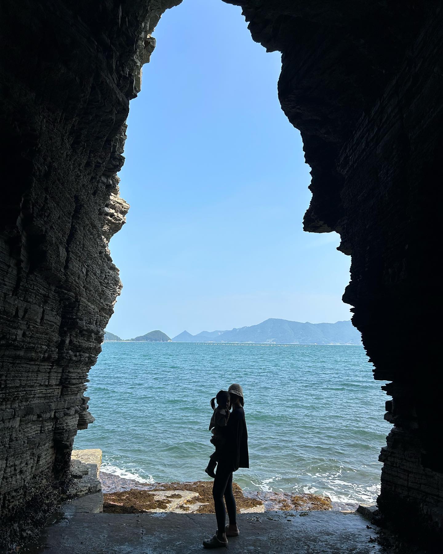 어제 애들 모래놀이하러갔다가 옆에 있던 상족암 ~~ 🫰🏻